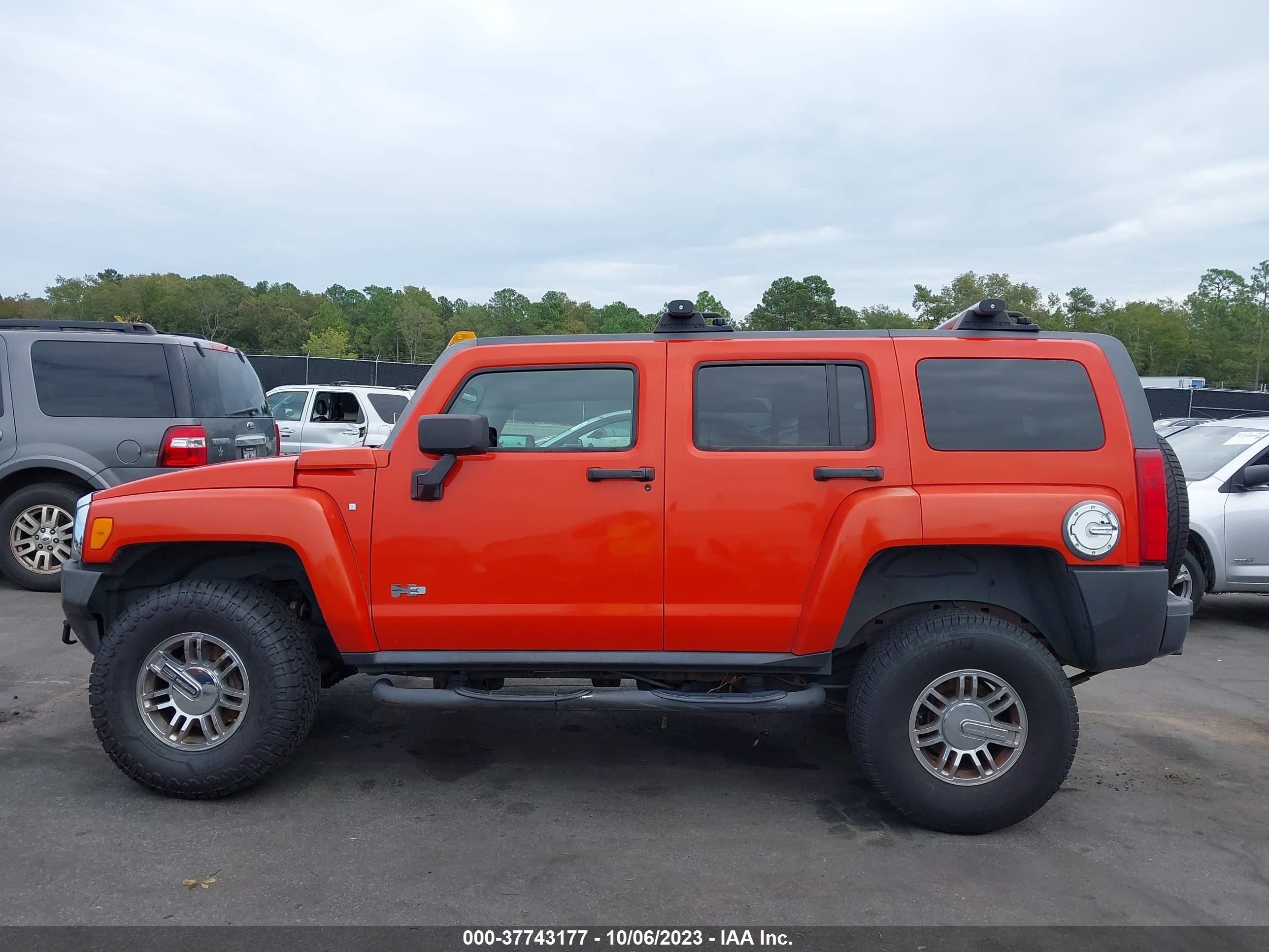 Photo 14 VIN: 5GTEN13E988175552 - HUMMER H3 