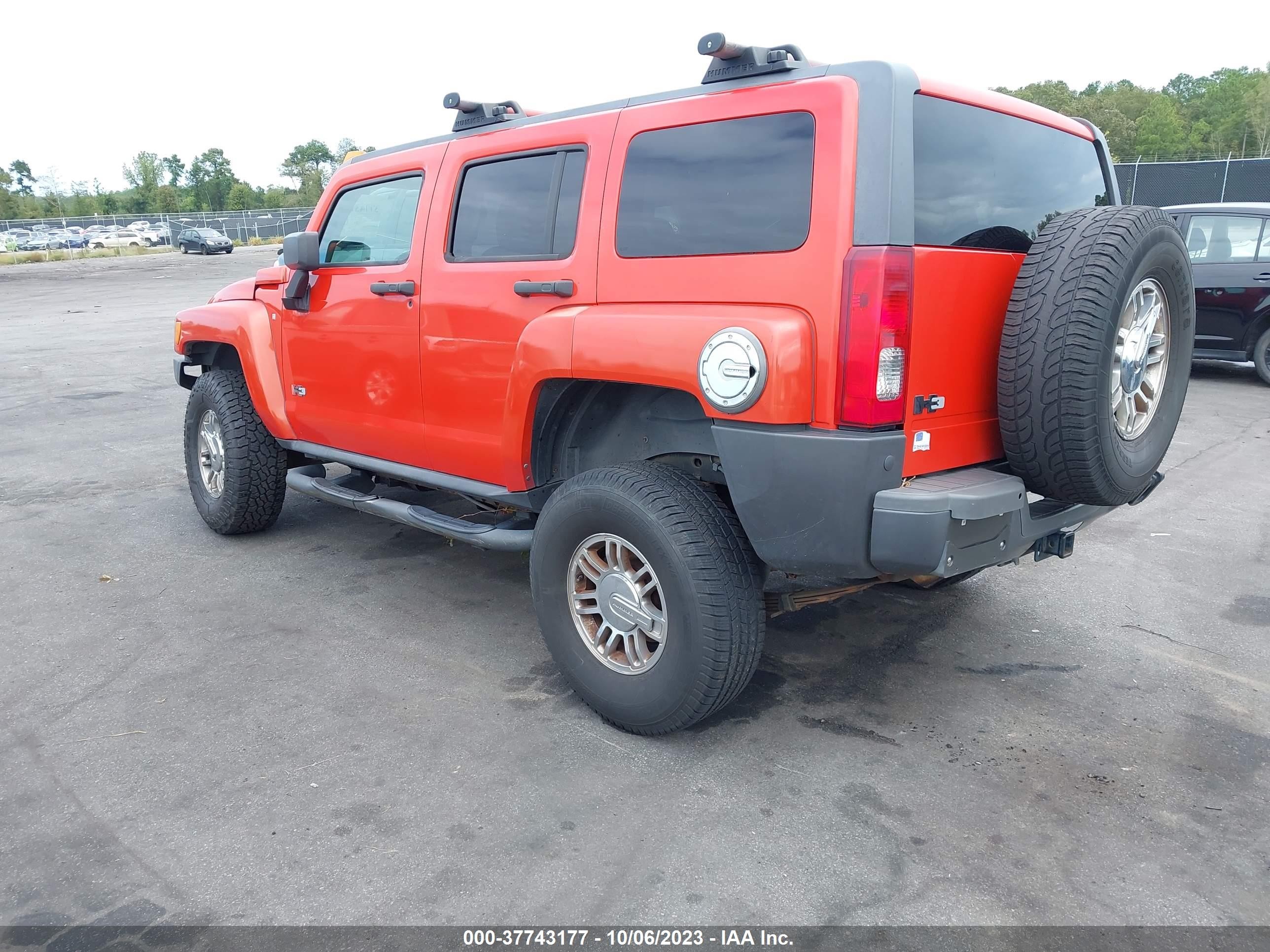 Photo 2 VIN: 5GTEN13E988175552 - HUMMER H3 