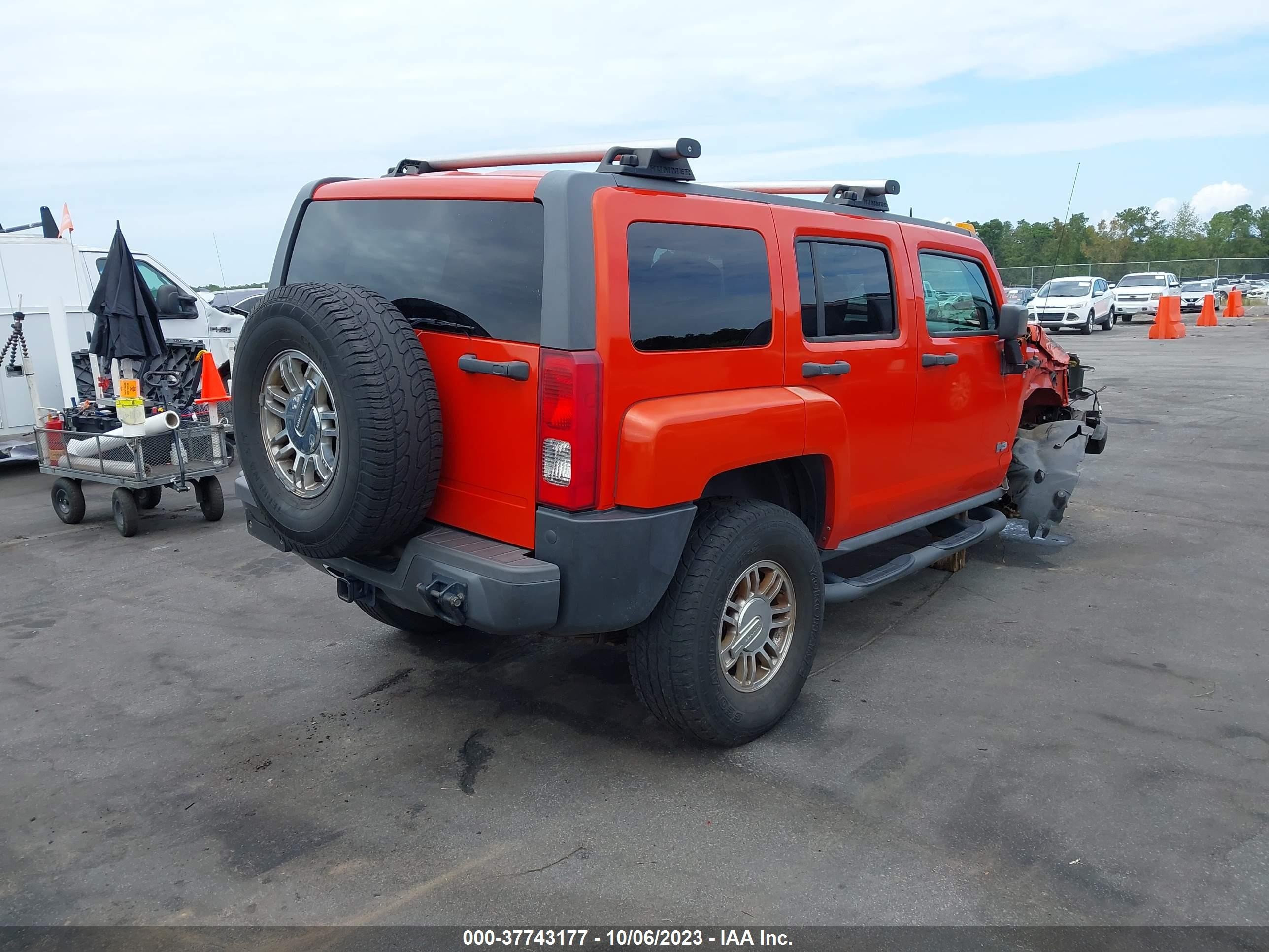 Photo 3 VIN: 5GTEN13E988175552 - HUMMER H3 