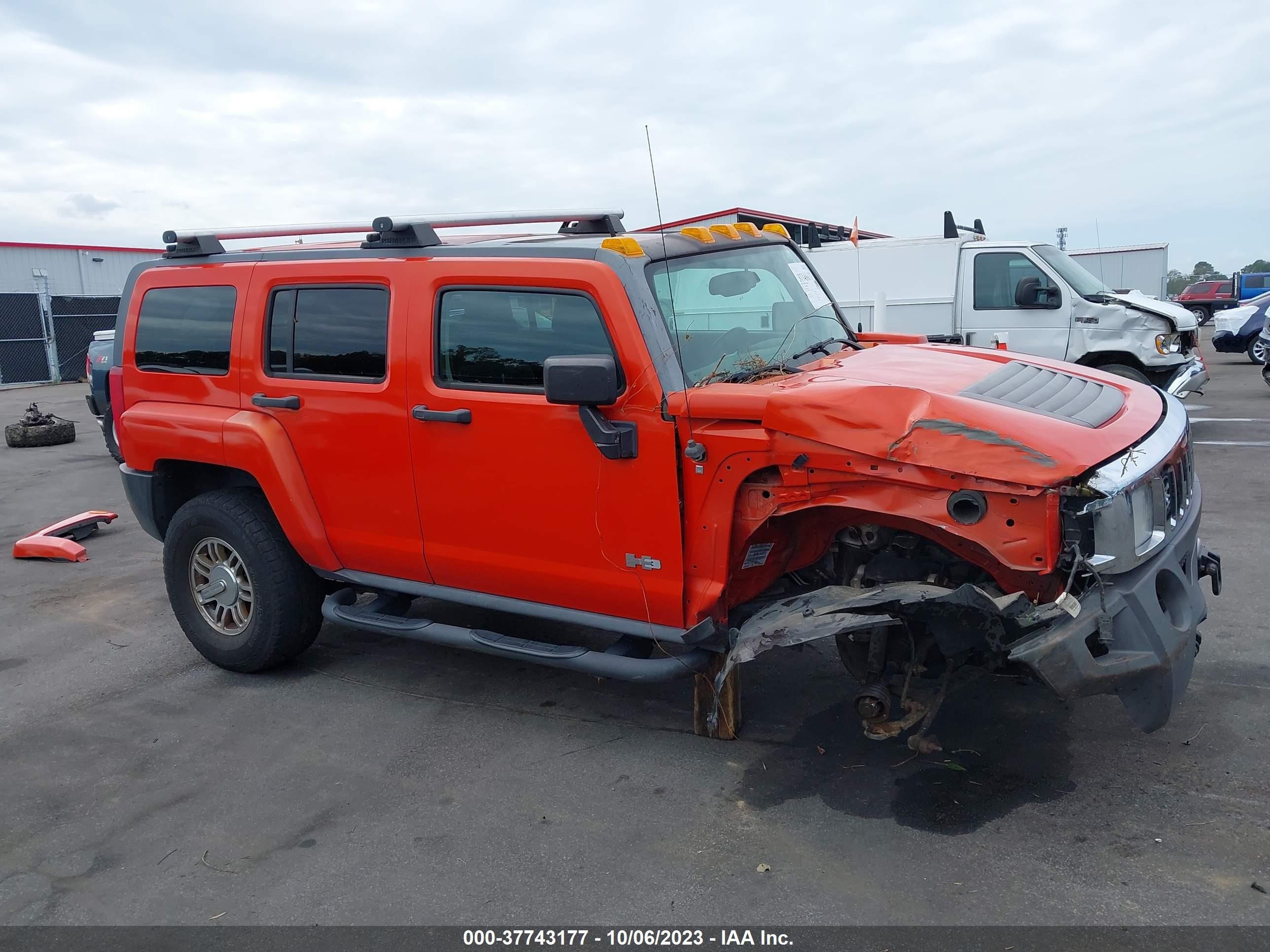 Photo 5 VIN: 5GTEN13E988175552 - HUMMER H3 