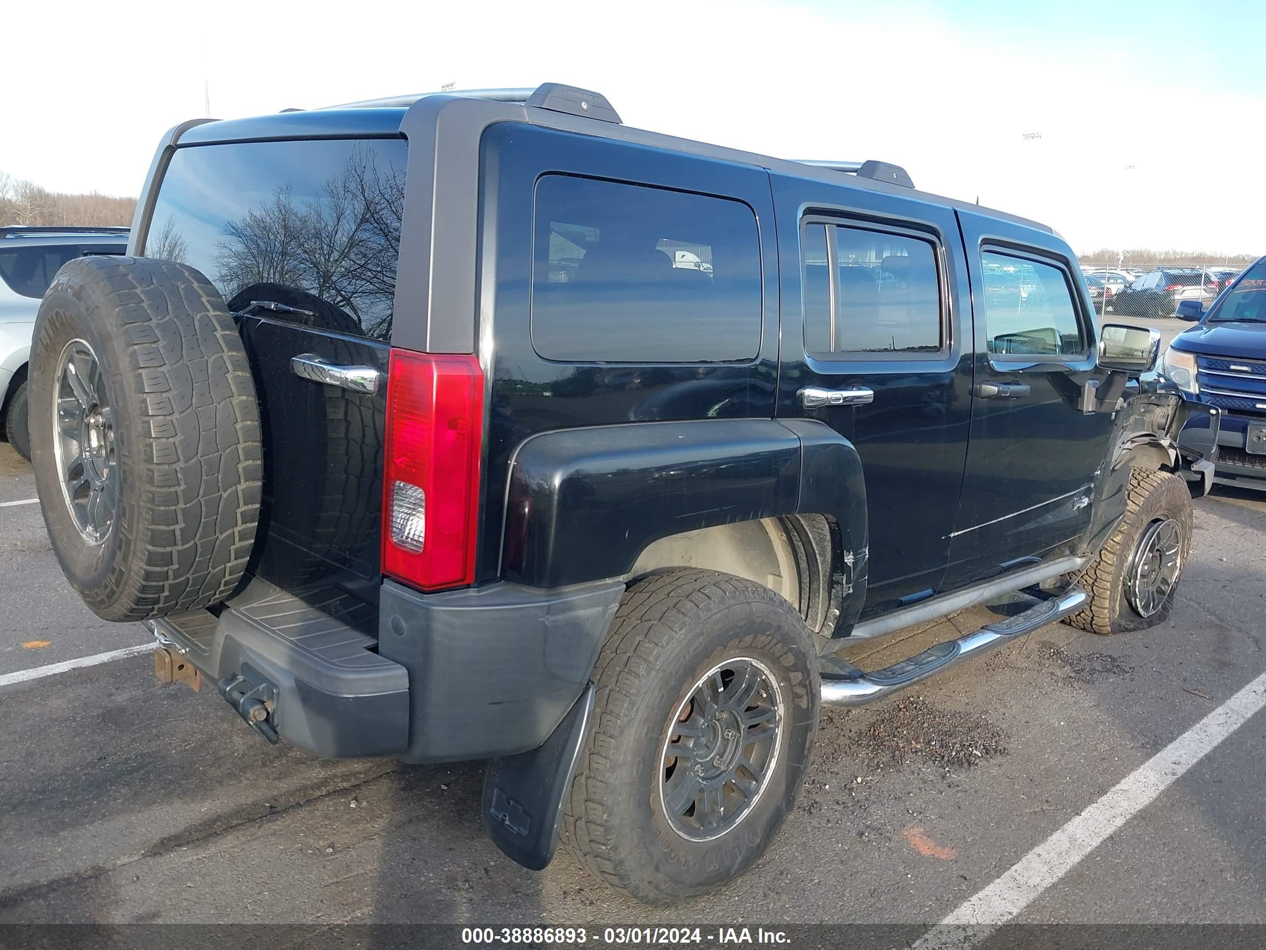 Photo 3 VIN: 5GTEN13EX88133276 - HUMMER NULL 