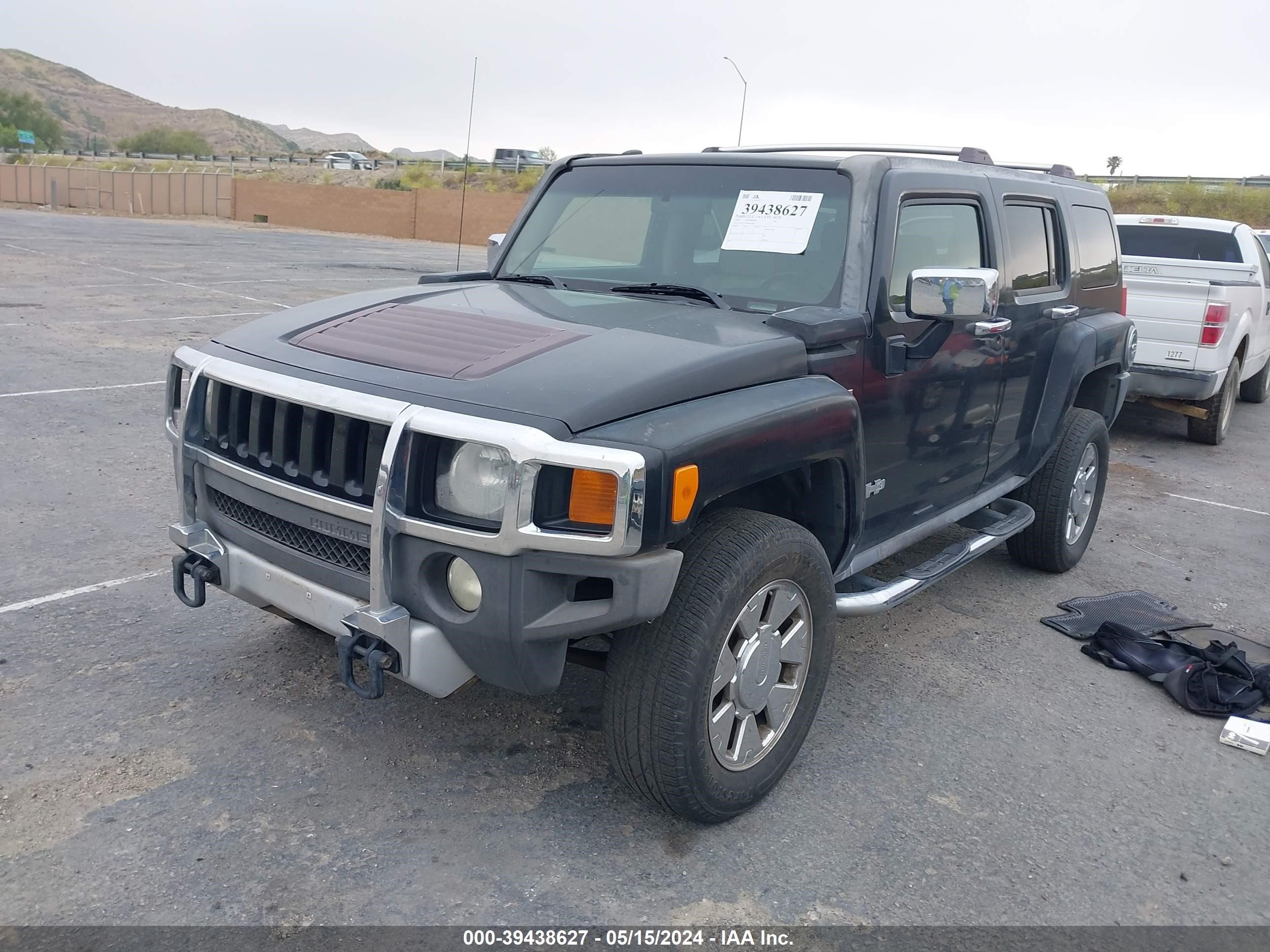 Photo 1 VIN: 5GTEN13EX88137067 - HUMMER H3 