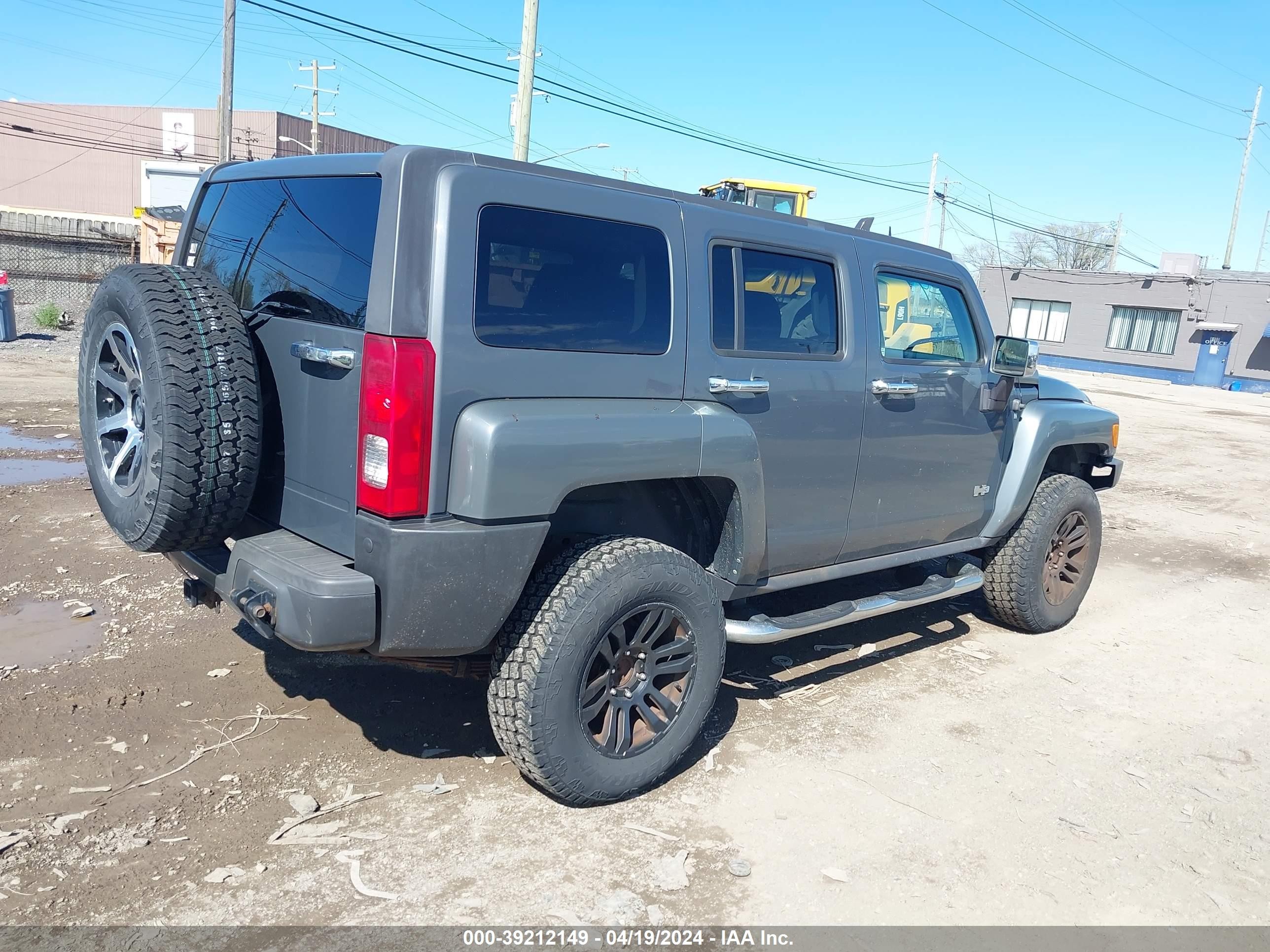 Photo 3 VIN: 5GTEN13EX88165564 - HUMMER NULL 