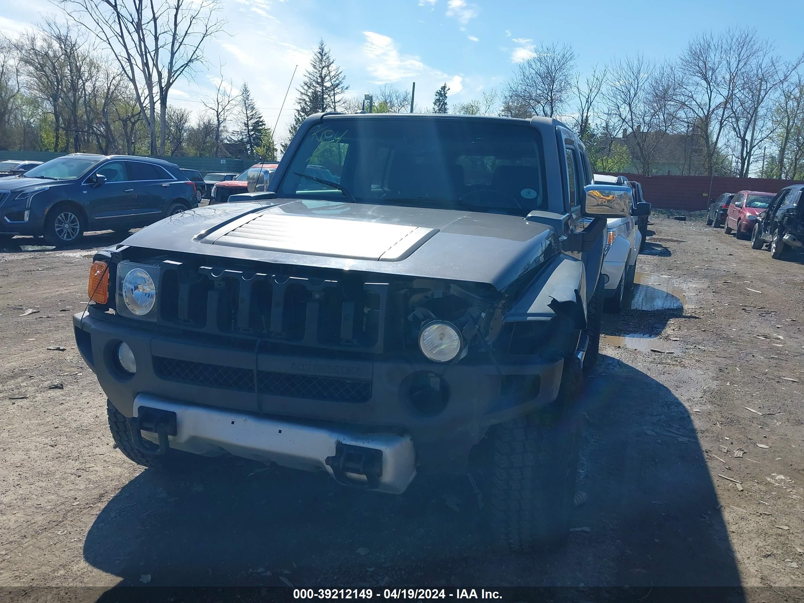 Photo 5 VIN: 5GTEN13EX88165564 - HUMMER NULL 