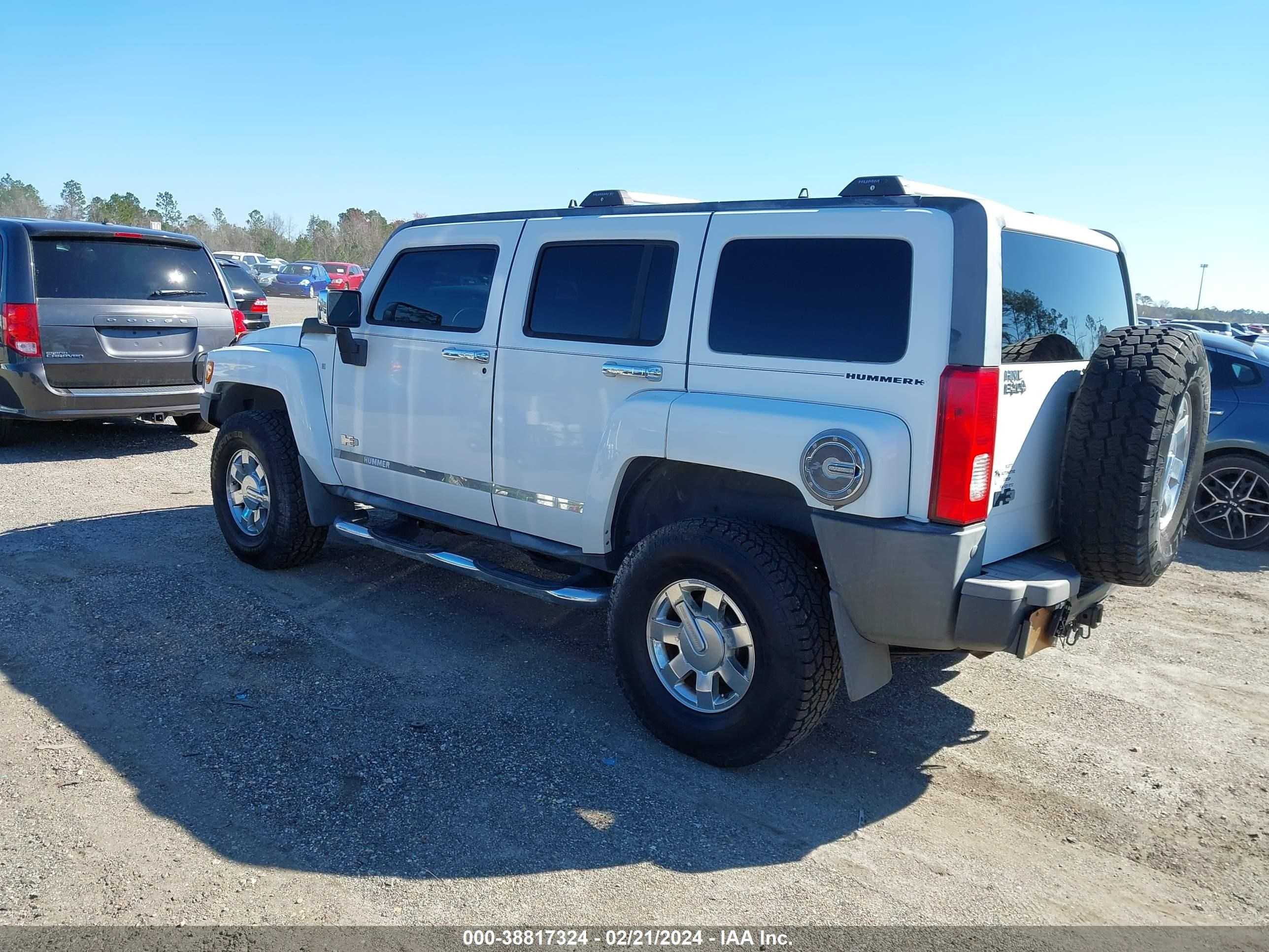 Photo 2 VIN: 5GTEN13EX98147678 - HUMMER NULL 