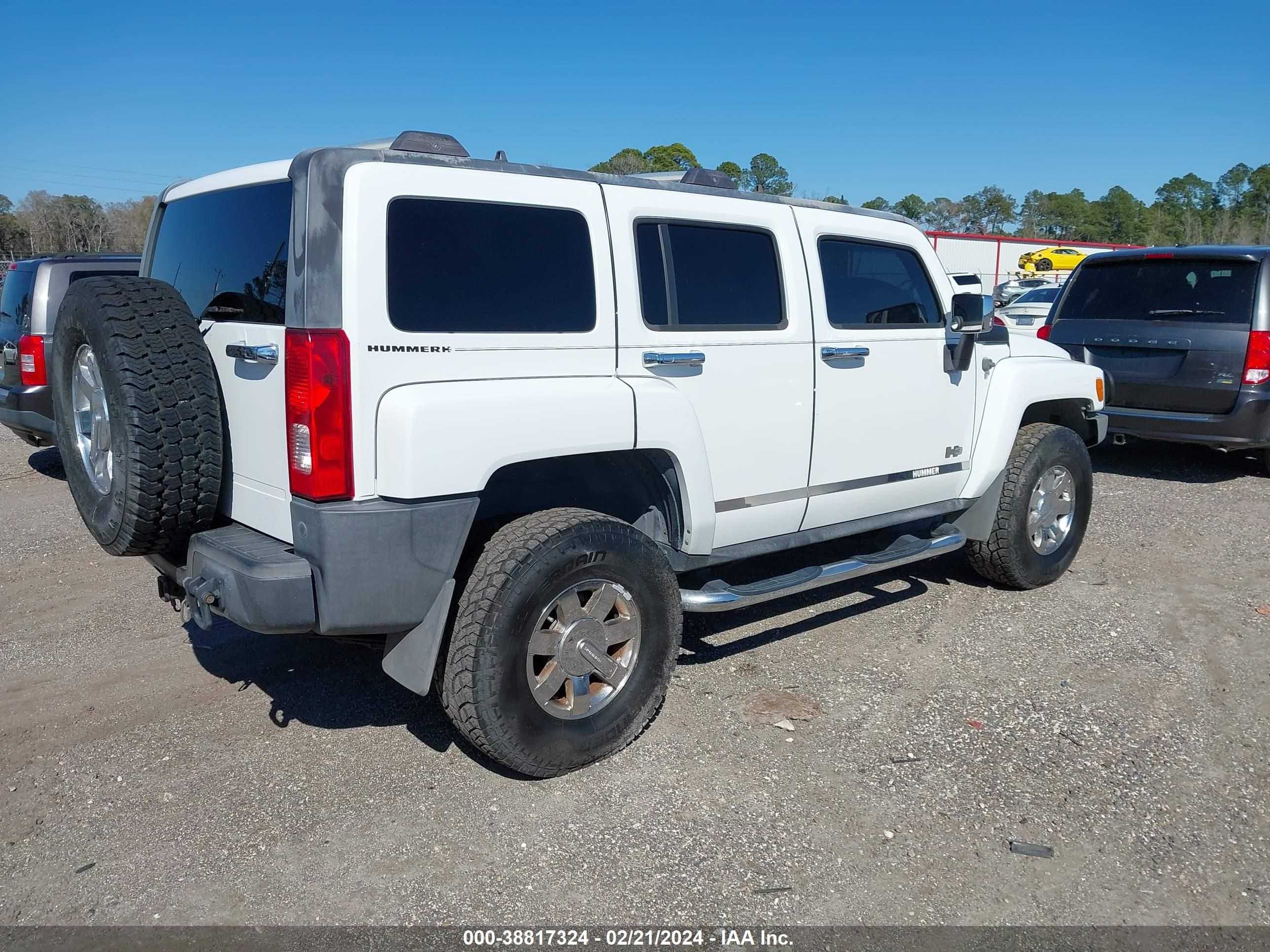 Photo 3 VIN: 5GTEN13EX98147678 - HUMMER NULL 