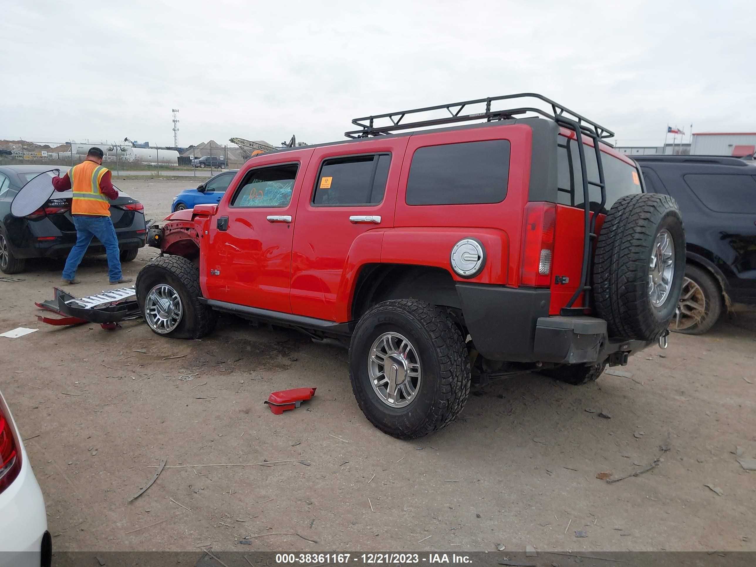 Photo 2 VIN: 5GTEN13L088146021 - HUMMER H3 