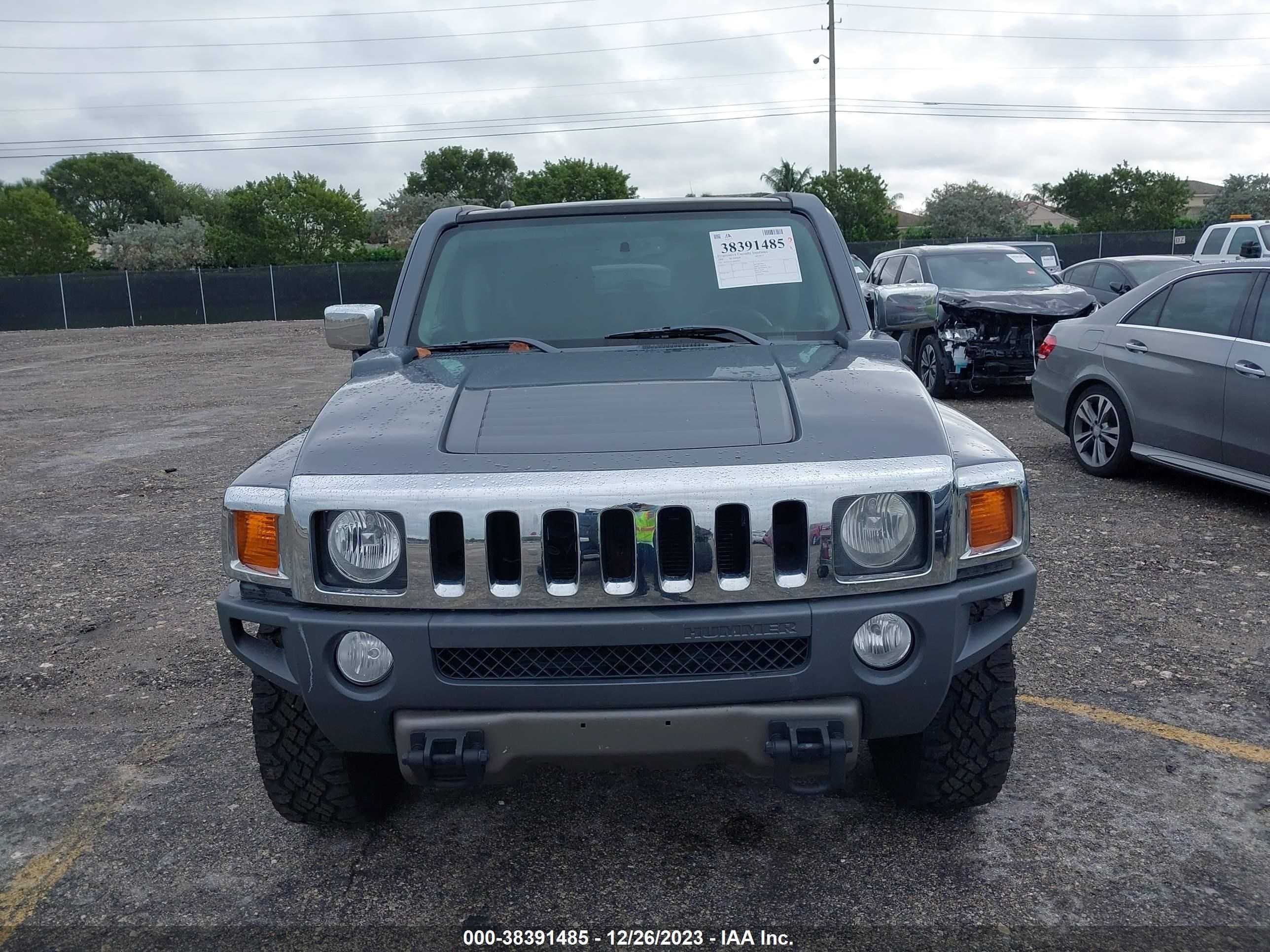 Photo 5 VIN: 5GTEN13L188109057 - HUMMER H3 