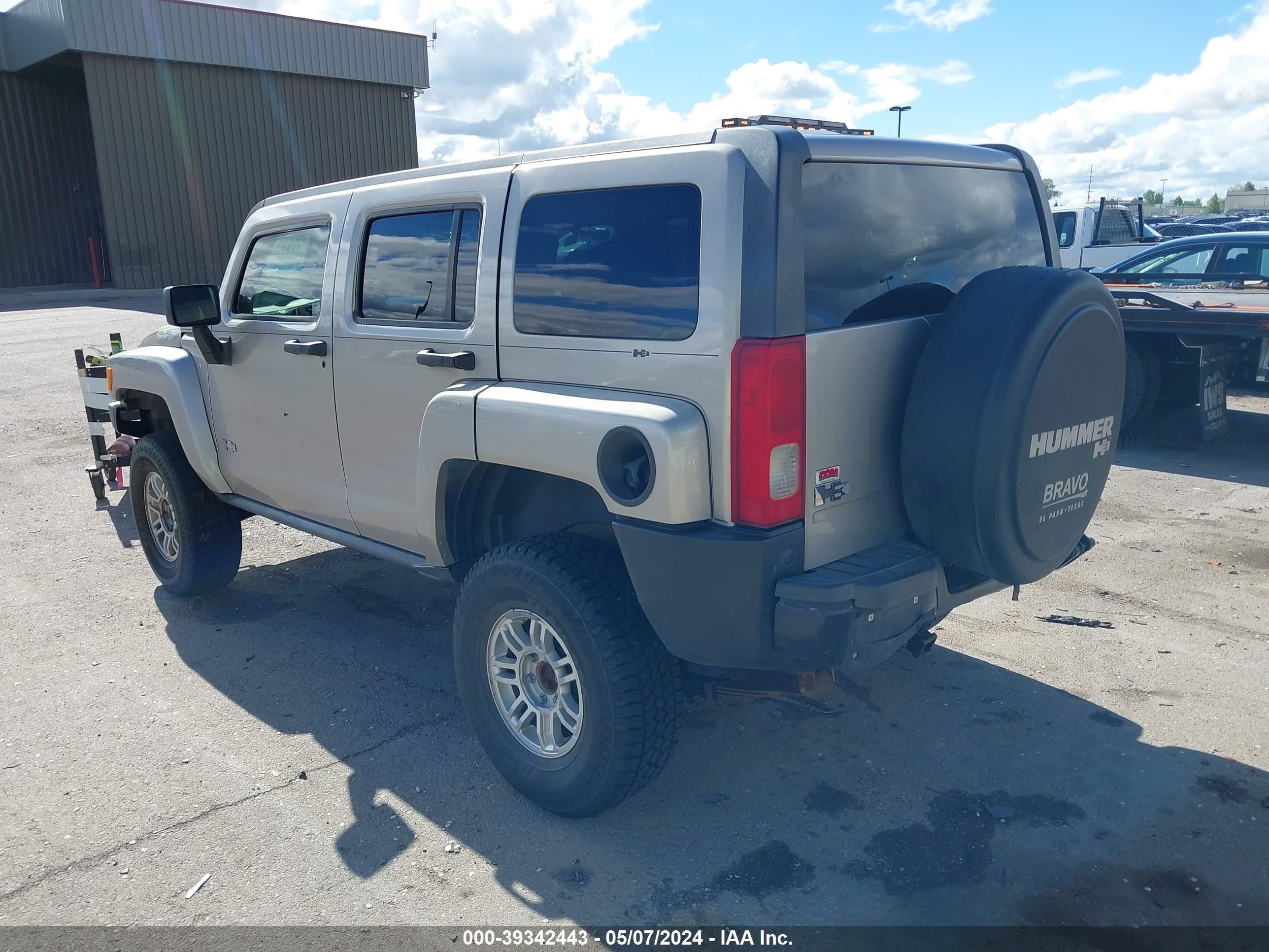 Photo 2 VIN: 5GTEN33E488183960 - HUMMER NULL 