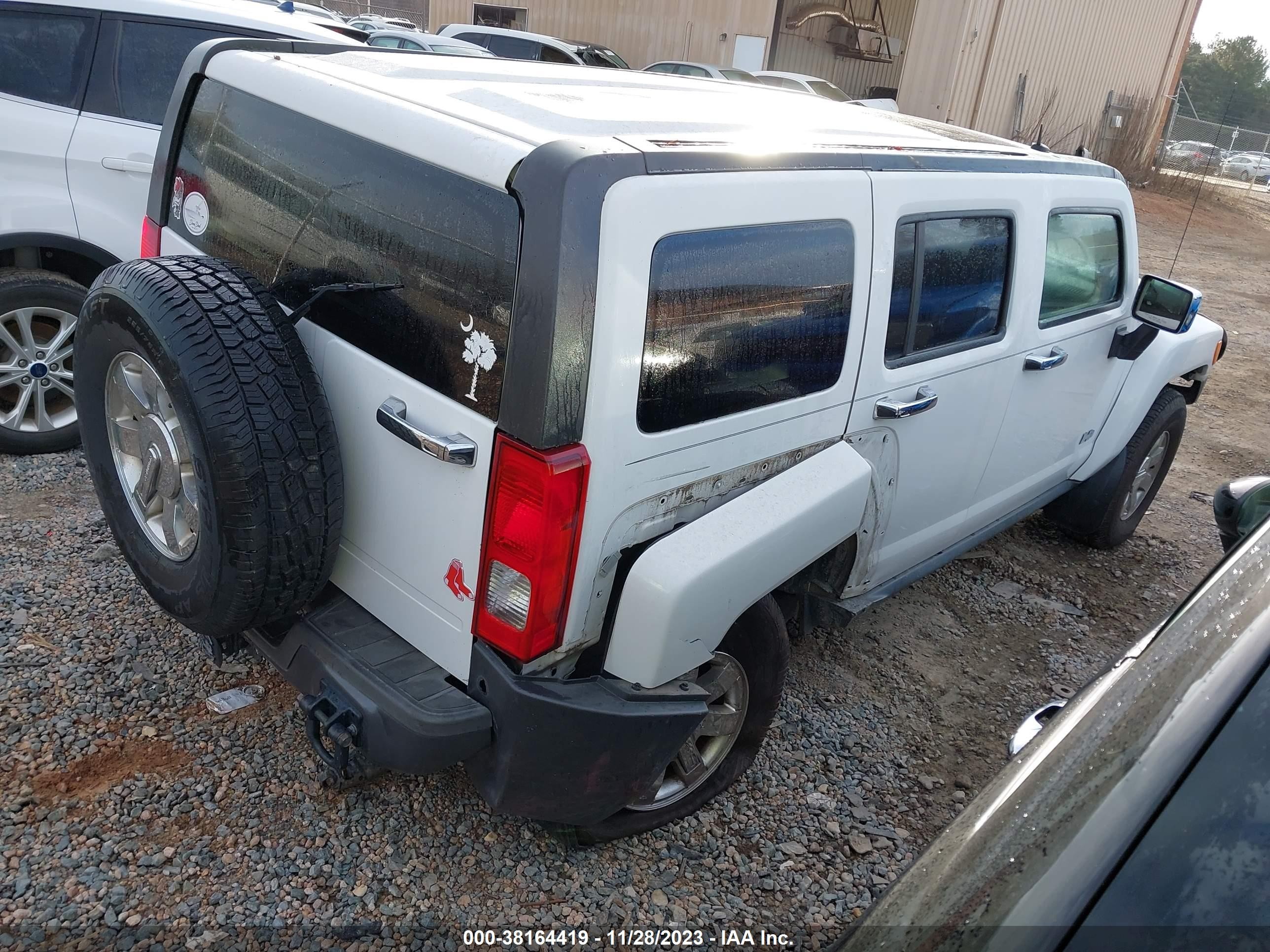 Photo 3 VIN: 5GTEN43E088185243 - HUMMER H3 