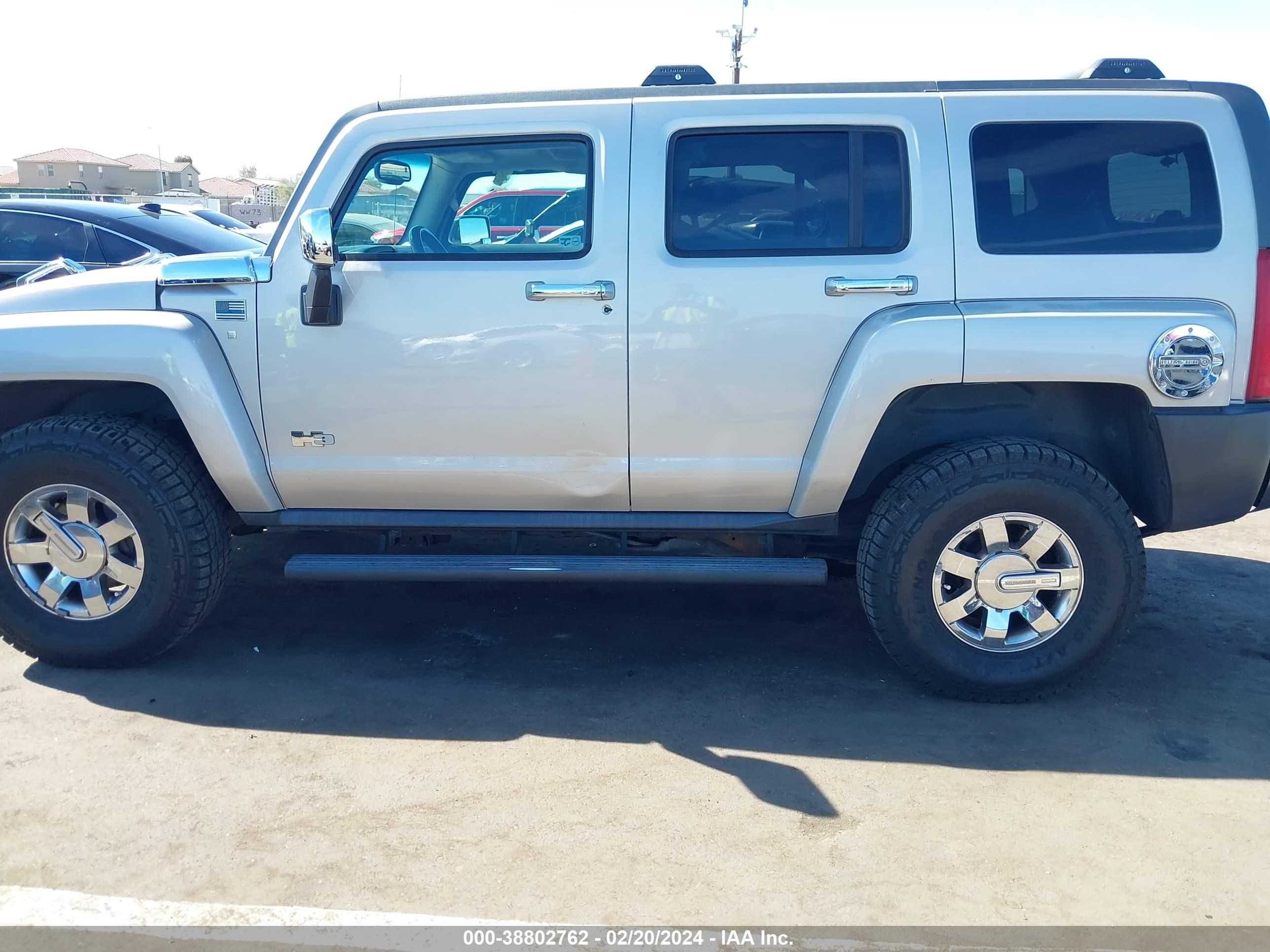 Photo 13 VIN: 5GTEN43E088190183 - HUMMER NULL 