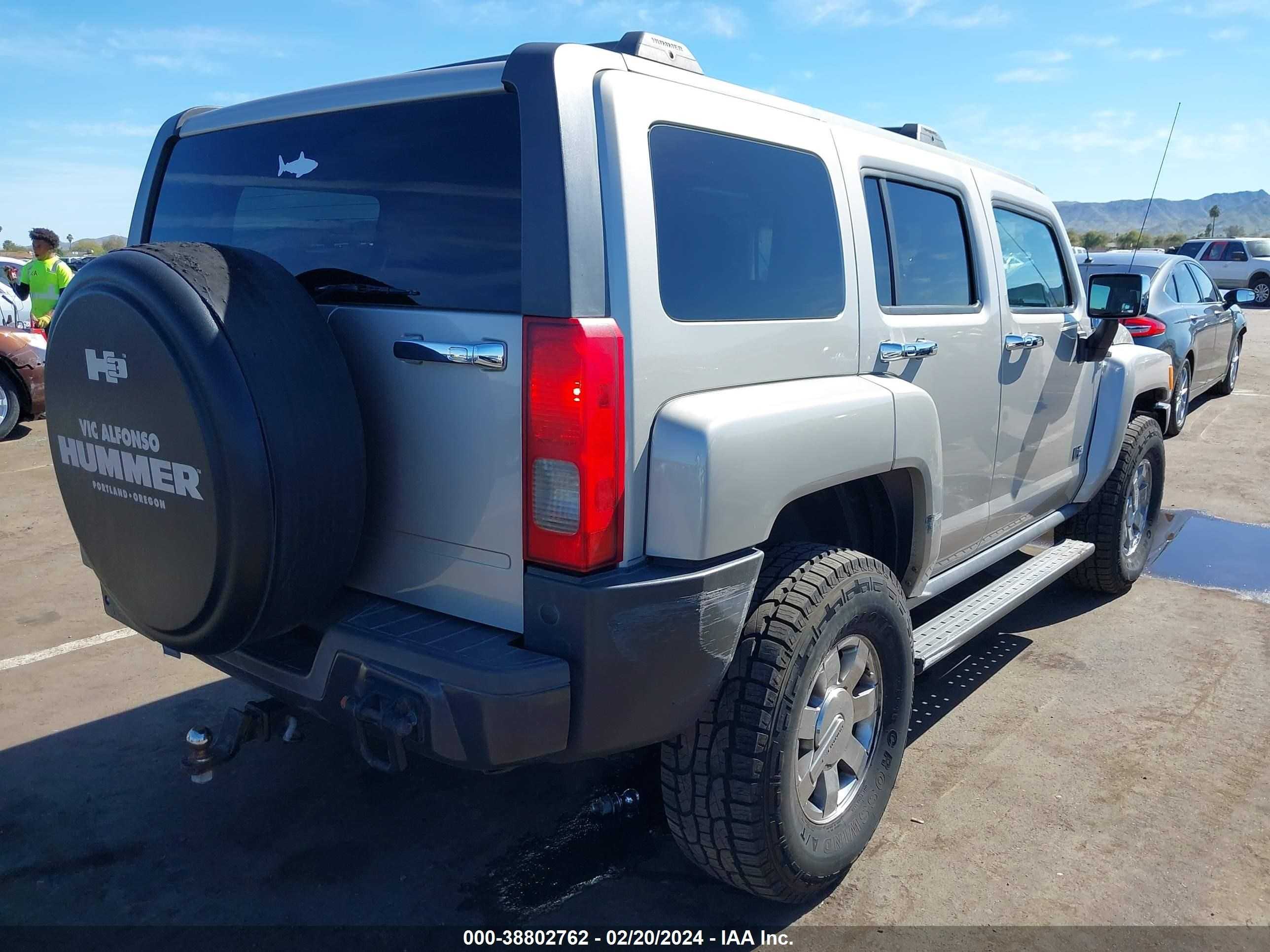 Photo 3 VIN: 5GTEN43E088190183 - HUMMER NULL 