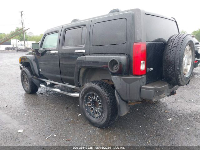 Photo 2 VIN: 5GTMNGEE4A8120279 - HUMMER H3 SUV 