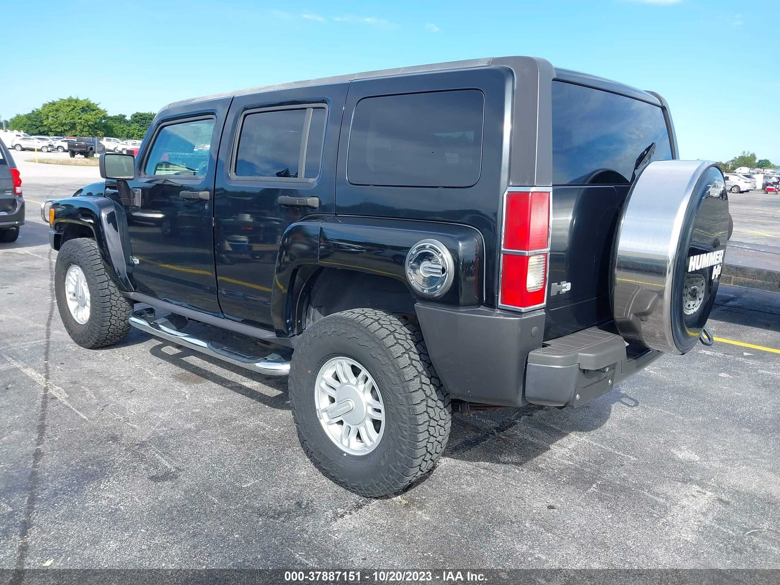 Photo 2 VIN: 5GTMNGEE6A8120753 - HUMMER H3 