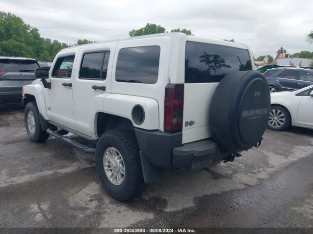 Photo 2 VIN: 5GTMNGEE9A8139149 - HUMMER H3 SUV 