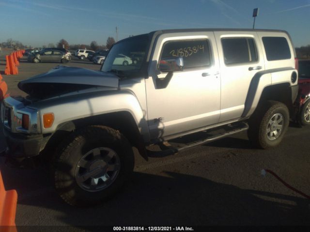 Photo 1 VIN: 5GTMNJEE7A8138790 - HUMMER H3 SUV 