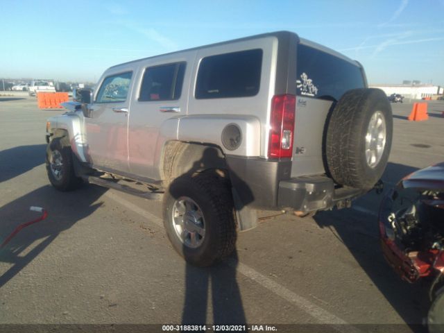 Photo 2 VIN: 5GTMNJEE7A8138790 - HUMMER H3 SUV 