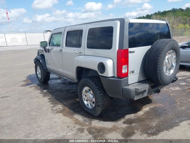 Photo 2 VIN: 5GTMNJEE8A8139219 - HUMMER H3 SUV 