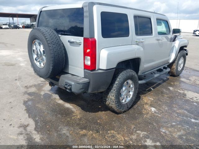 Photo 3 VIN: 5GTMNJEE8A8139219 - HUMMER H3 SUV 