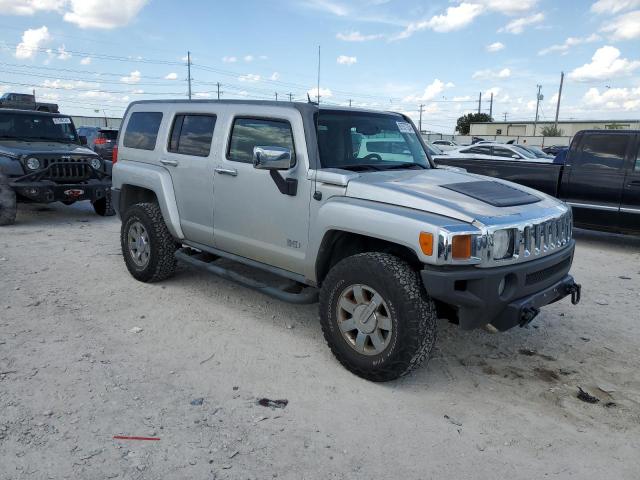 Photo 3 VIN: 5GTMNJEE9A8139925 - HUMMER H3 LUXURY 