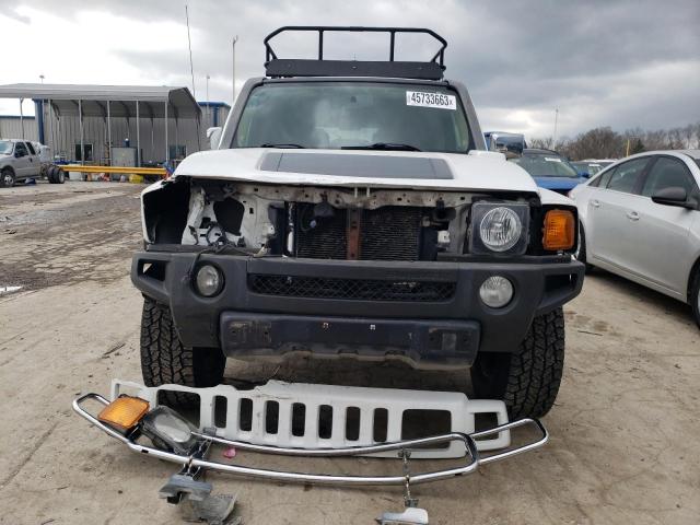 Photo 4 VIN: 5GTMNLEP3A8118937 - HUMMER H3 ALPHA 