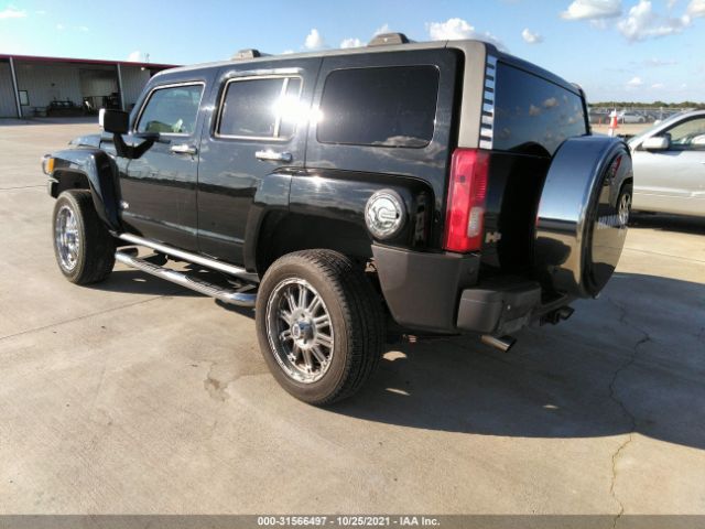 Photo 2 VIN: 5GTMNLEP8A8117492 - HUMMER H3 SUV 