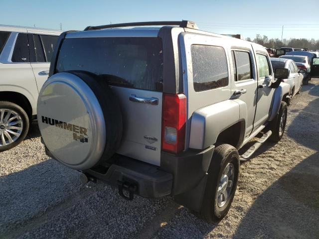 Photo 3 VIN: 5GTMNLEPXA8111998 - HUMMER H3 ALPHA 