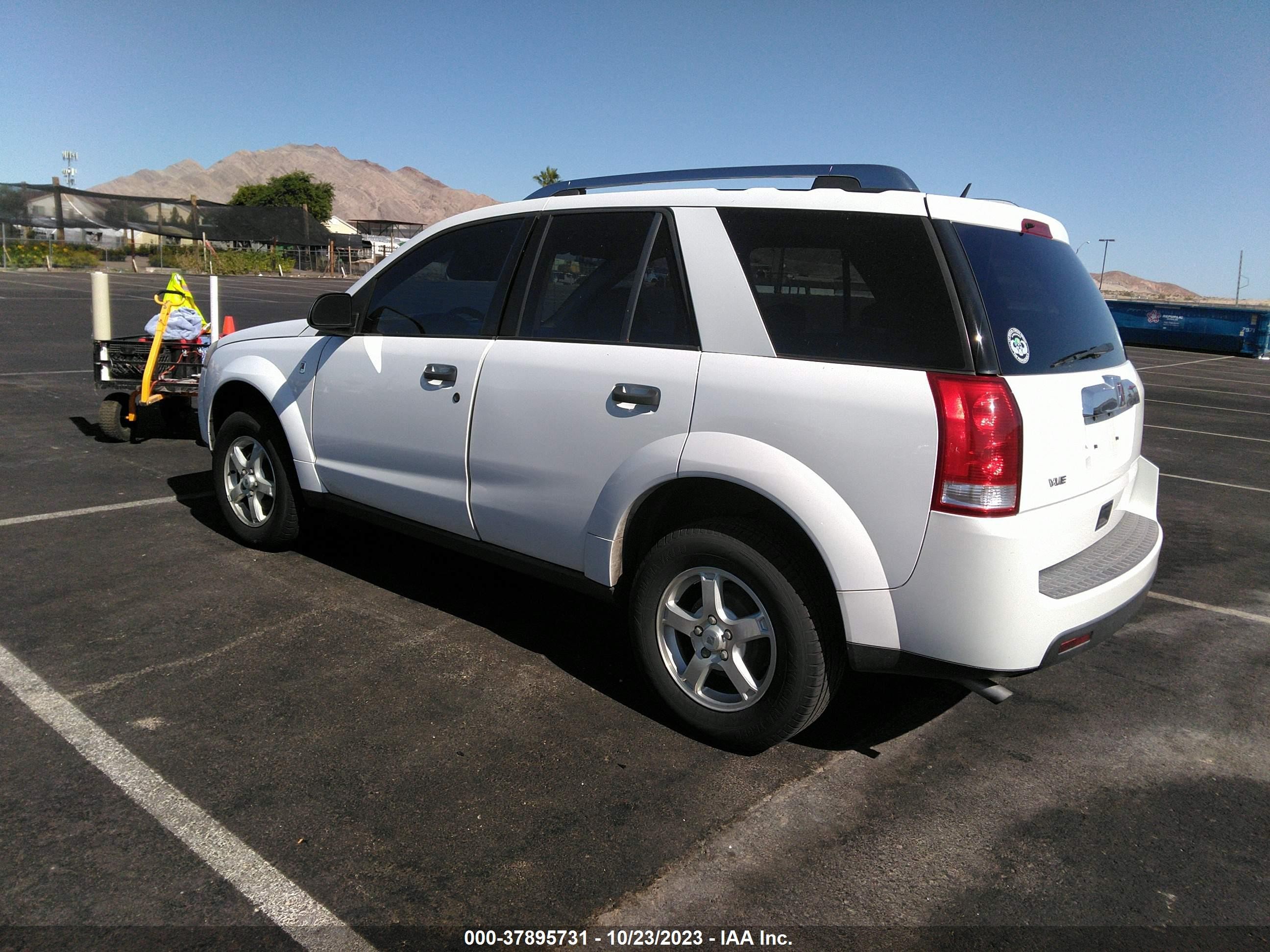 Photo 2 VIN: 5GZCZ33D07S822037 - SATURN VUE 