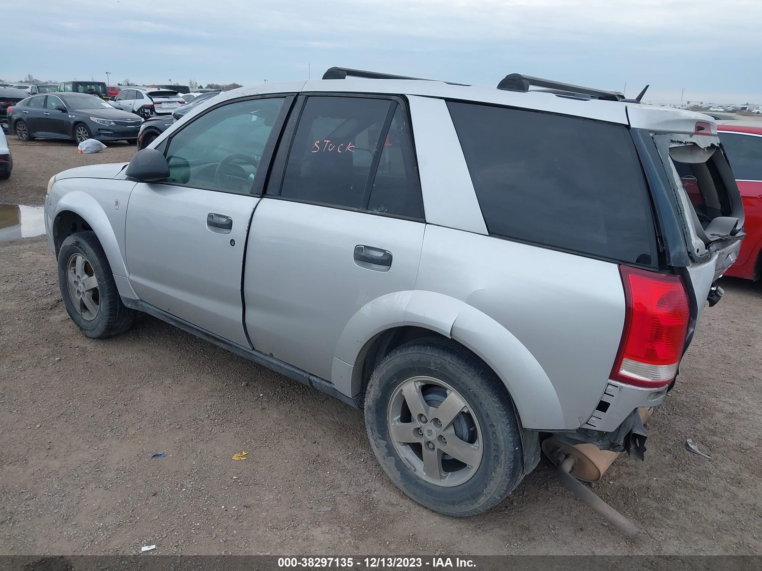 Photo 3 VIN: 5GZCZ33D36S856925 - SATURN VUE 