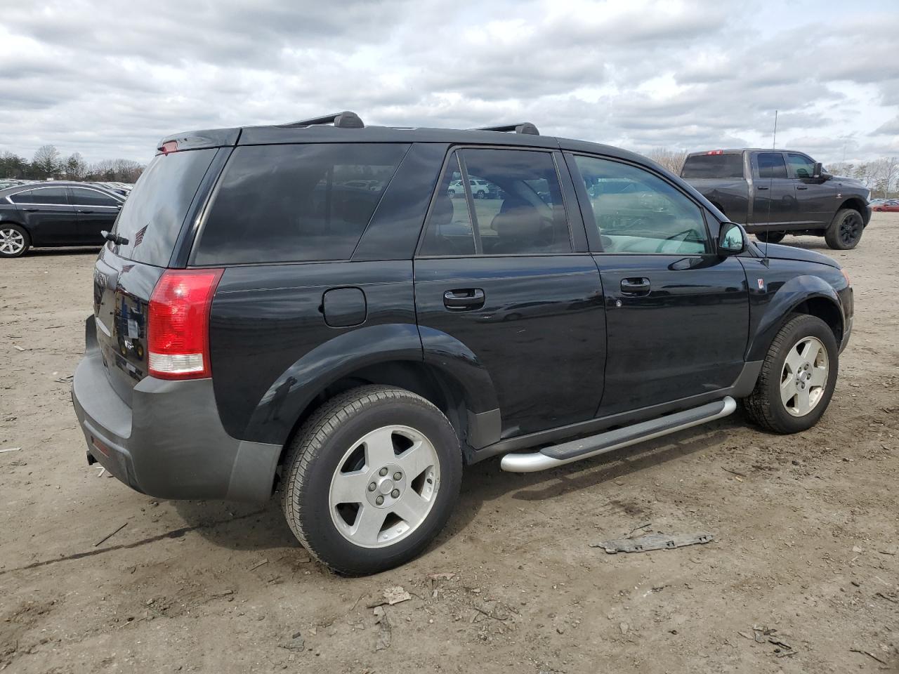 Photo 2 VIN: 5GZCZ53415S813176 - SATURN VUE 