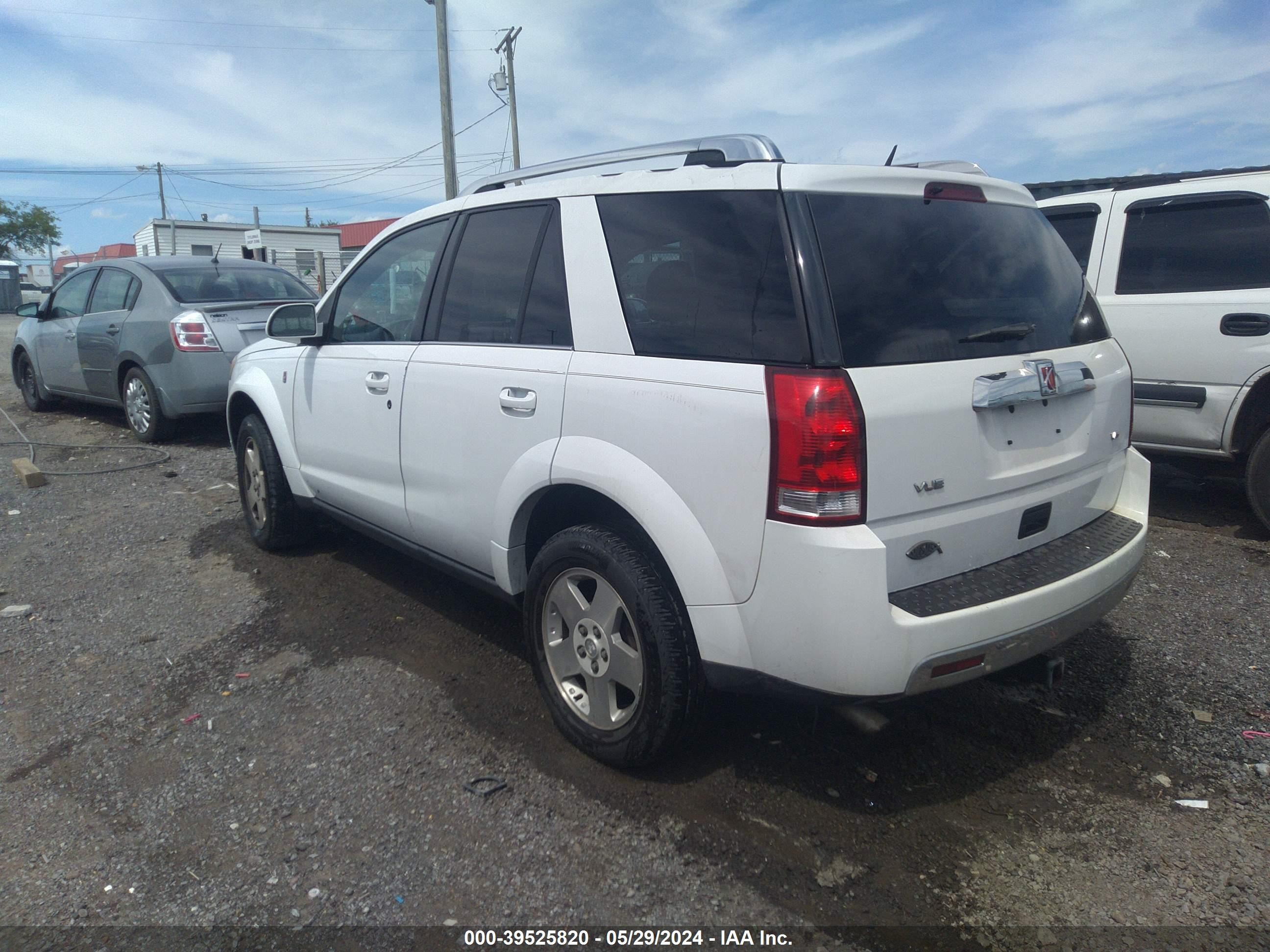 Photo 2 VIN: 5GZCZ53467S868452 - SATURN VUE 