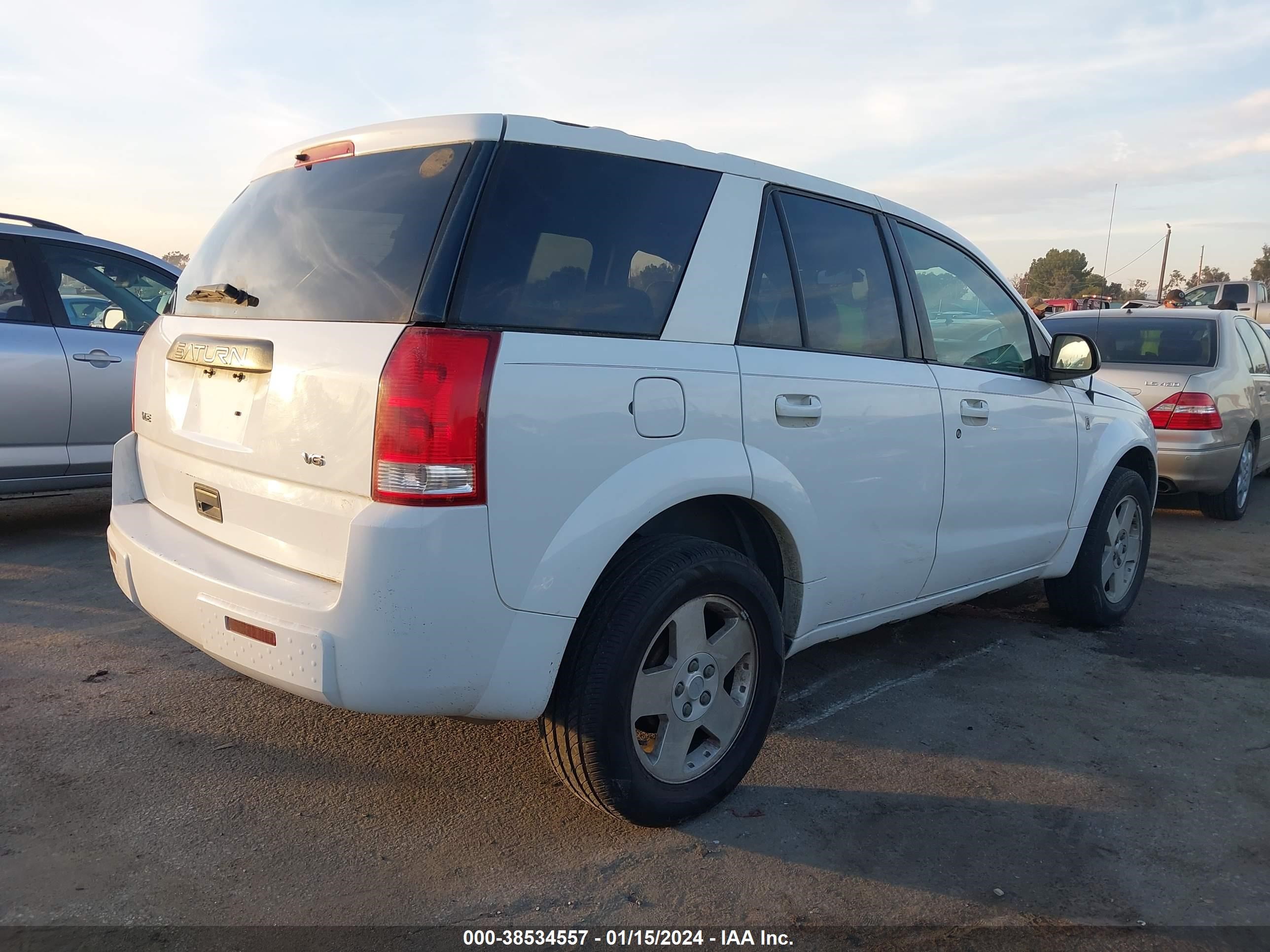 Photo 3 VIN: 5GZCZ53474S817134 - SATURN VUE 