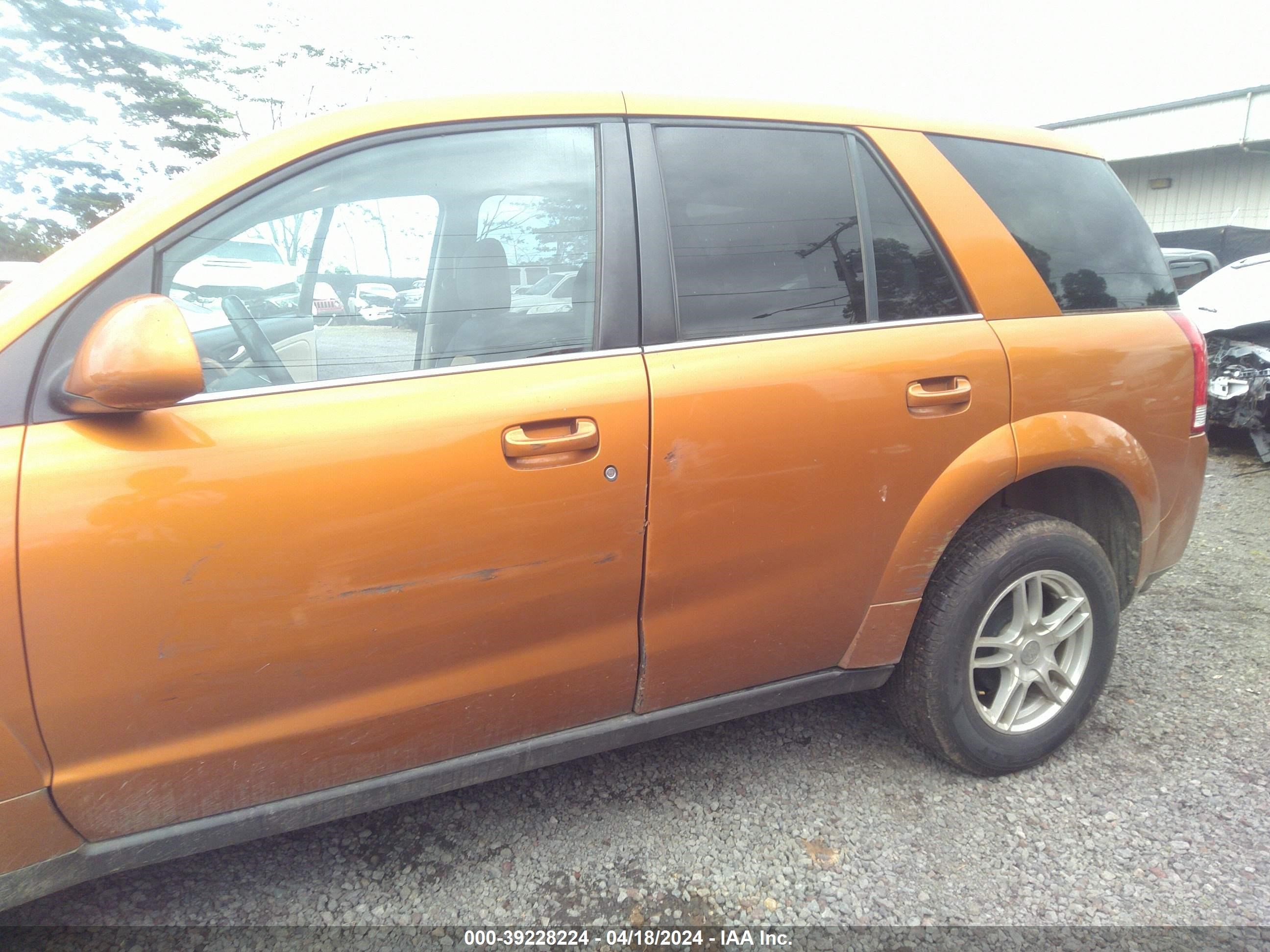 Photo 17 VIN: 5GZCZ534X6S818958 - SATURN VUE 