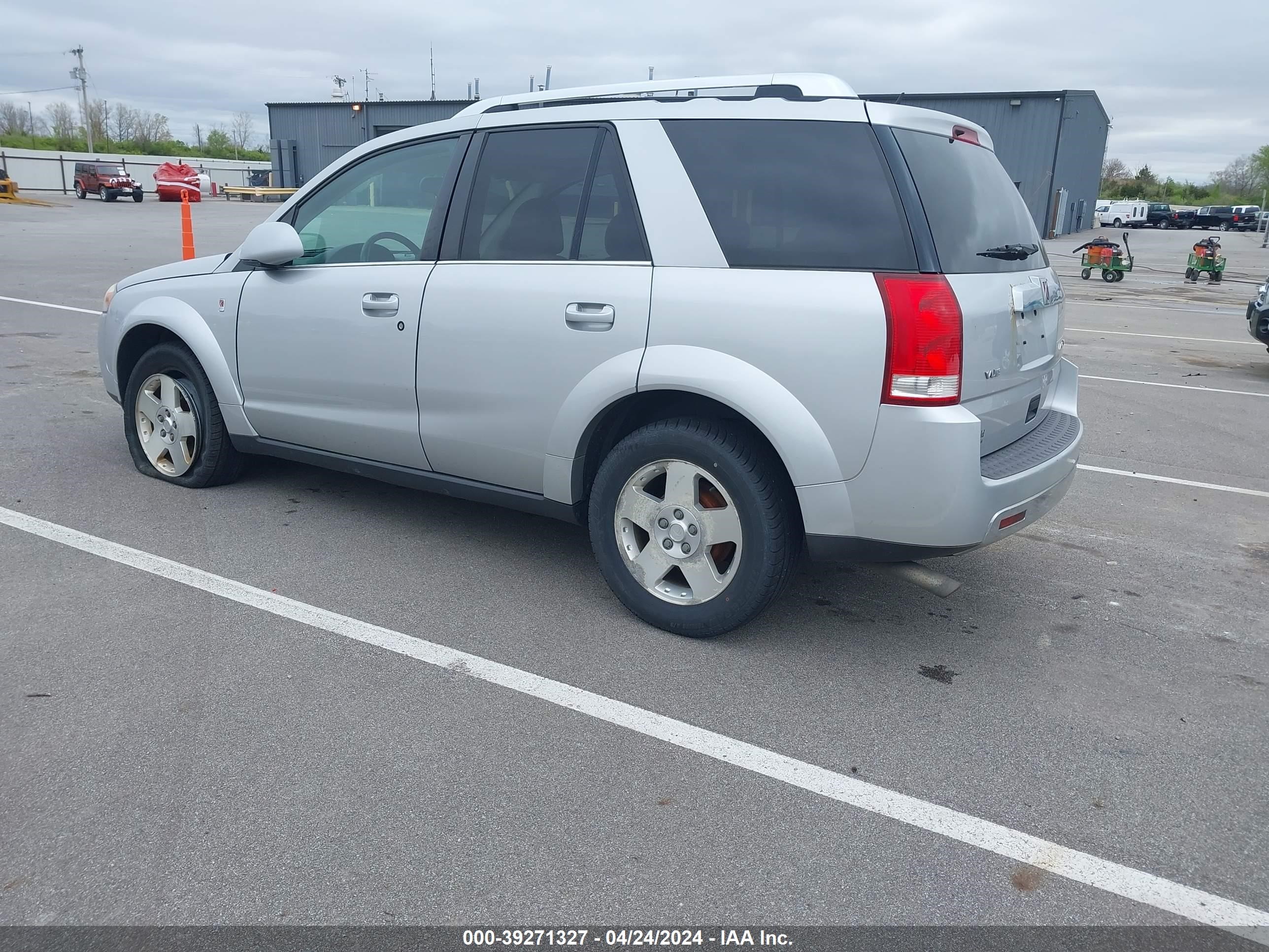 Photo 2 VIN: 5GZCZ634X6S899997 - SATURN VUE 