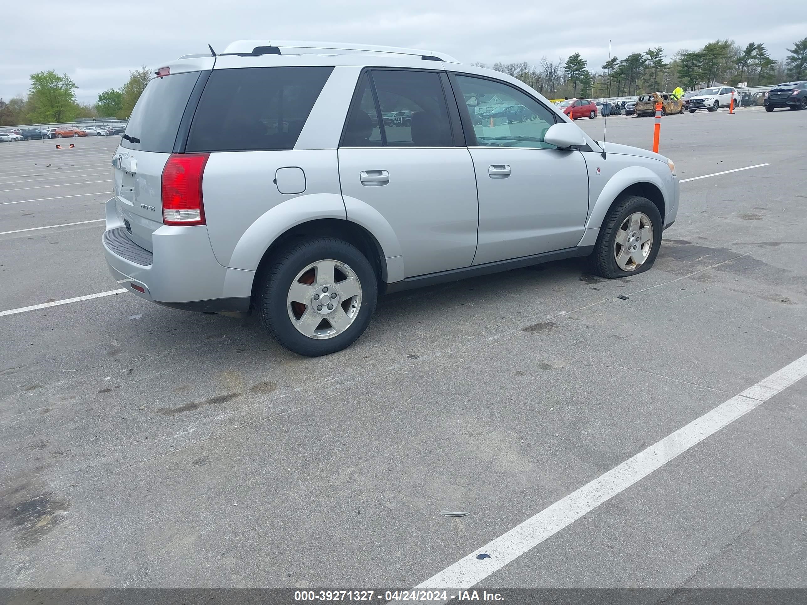 Photo 3 VIN: 5GZCZ634X6S899997 - SATURN VUE 