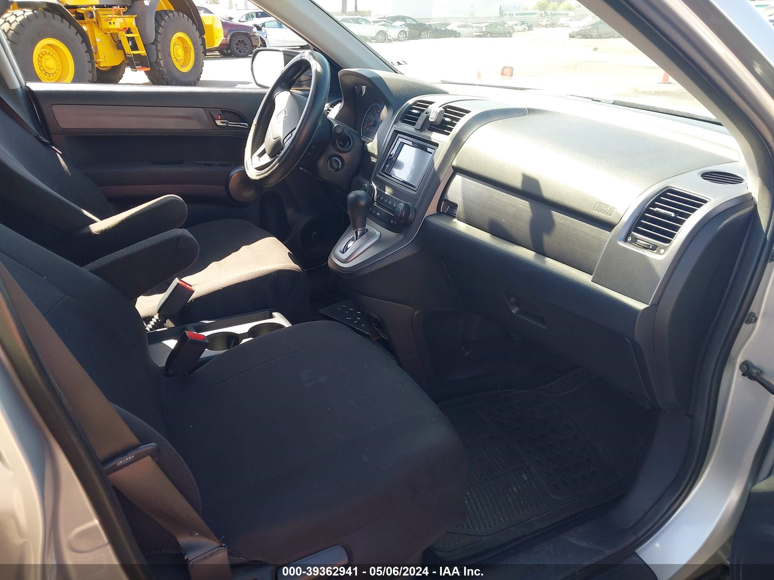 Photo 4 VIN: 5J6RE383X9L009240 - HONDA CR-V 