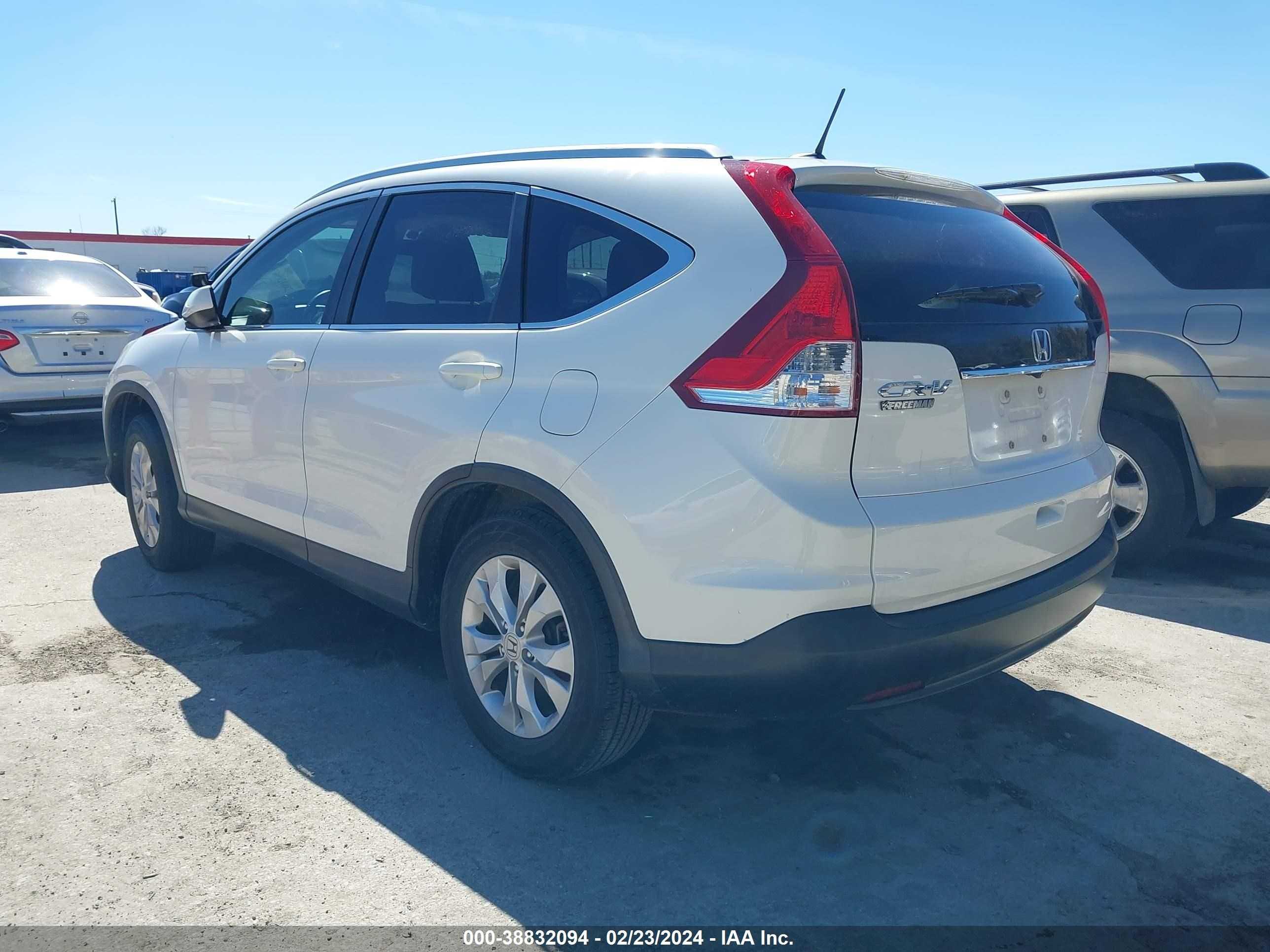 Photo 2 VIN: 5J6RM3H74EL022288 - HONDA CR-V 