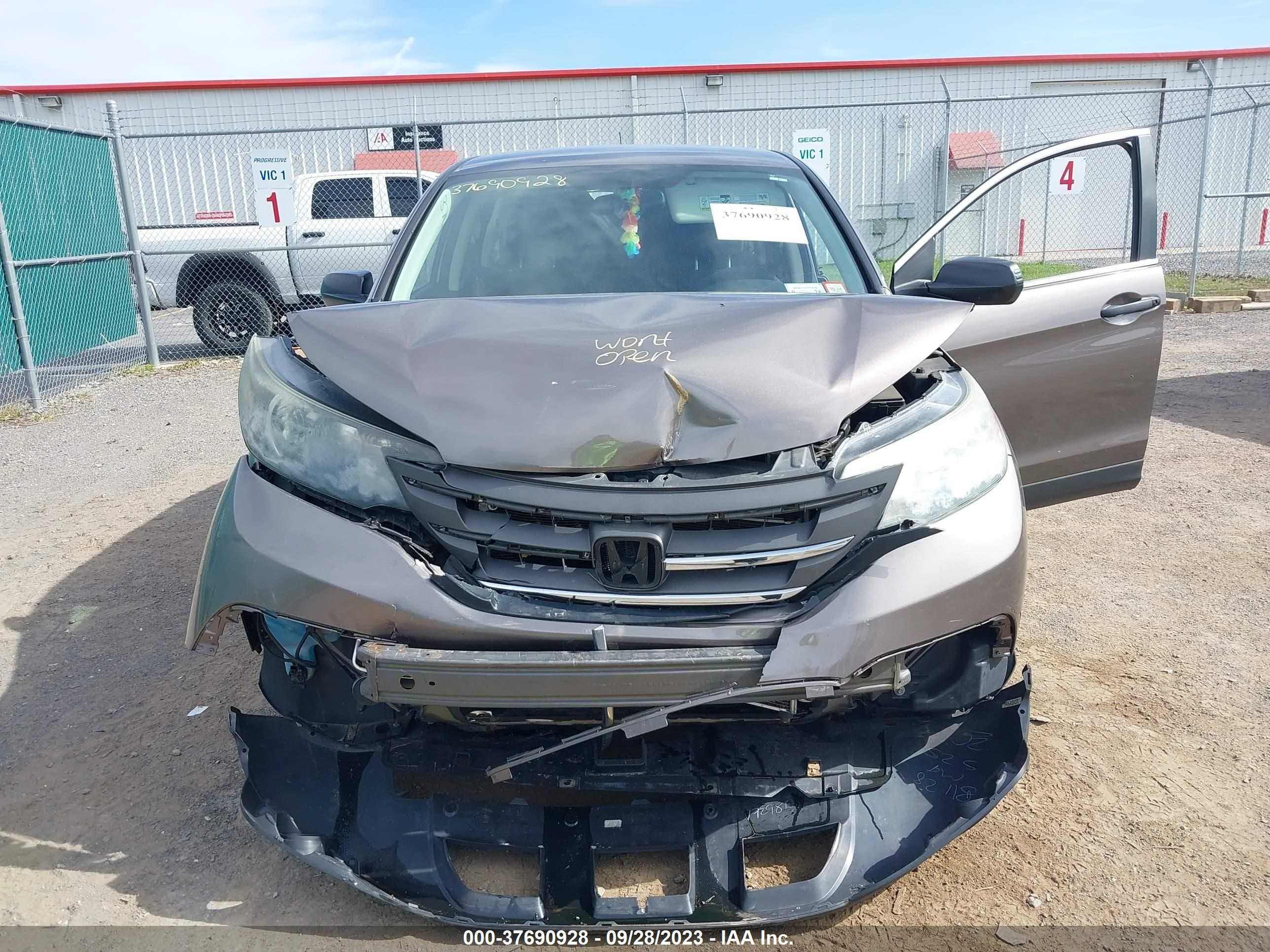 Photo 9 VIN: 5J6RM4H3XCL081202 - HONDA CR-V 