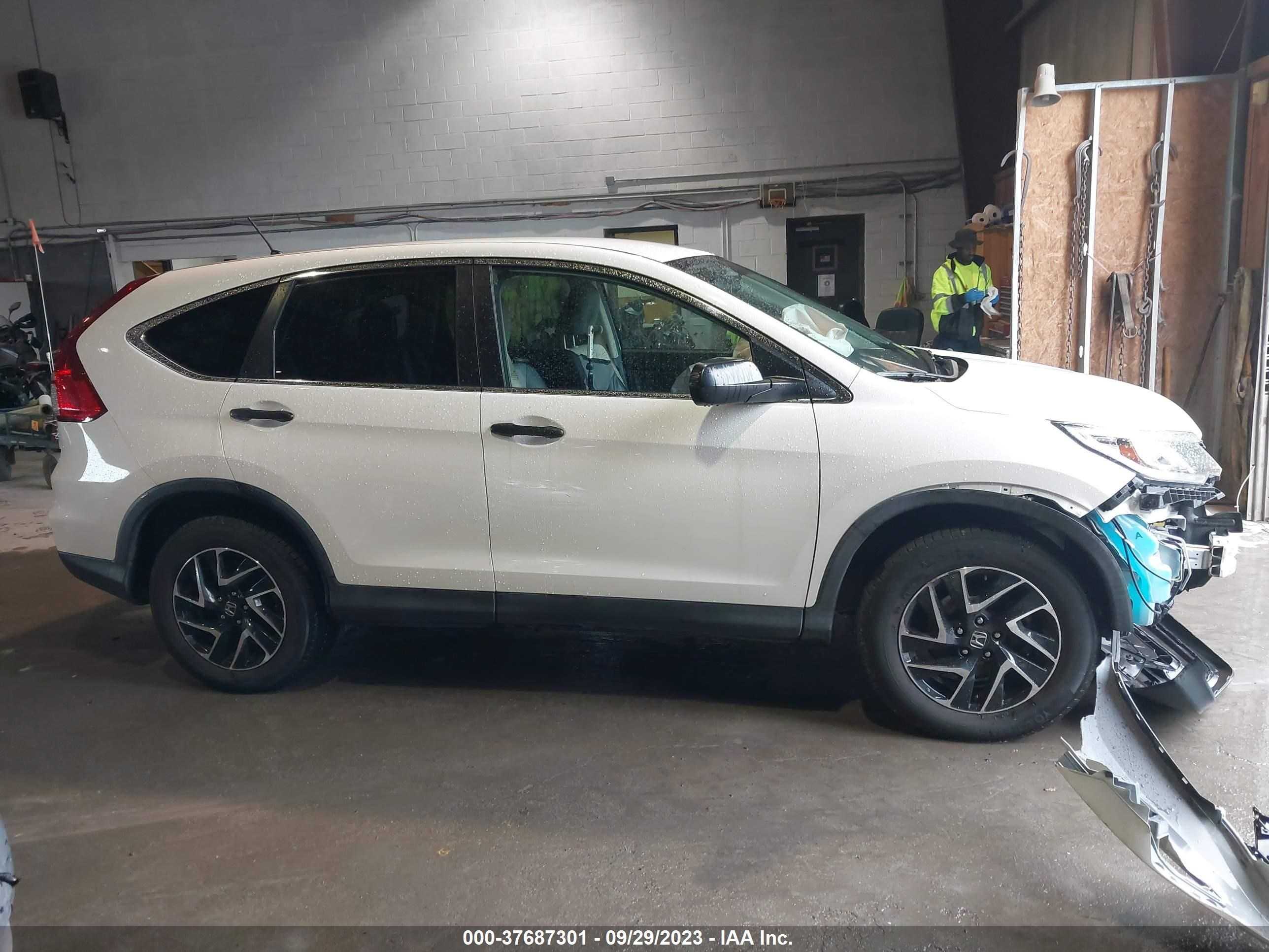 Photo 13 VIN: 5J6RM4H41GL134108 - HONDA CR-V 