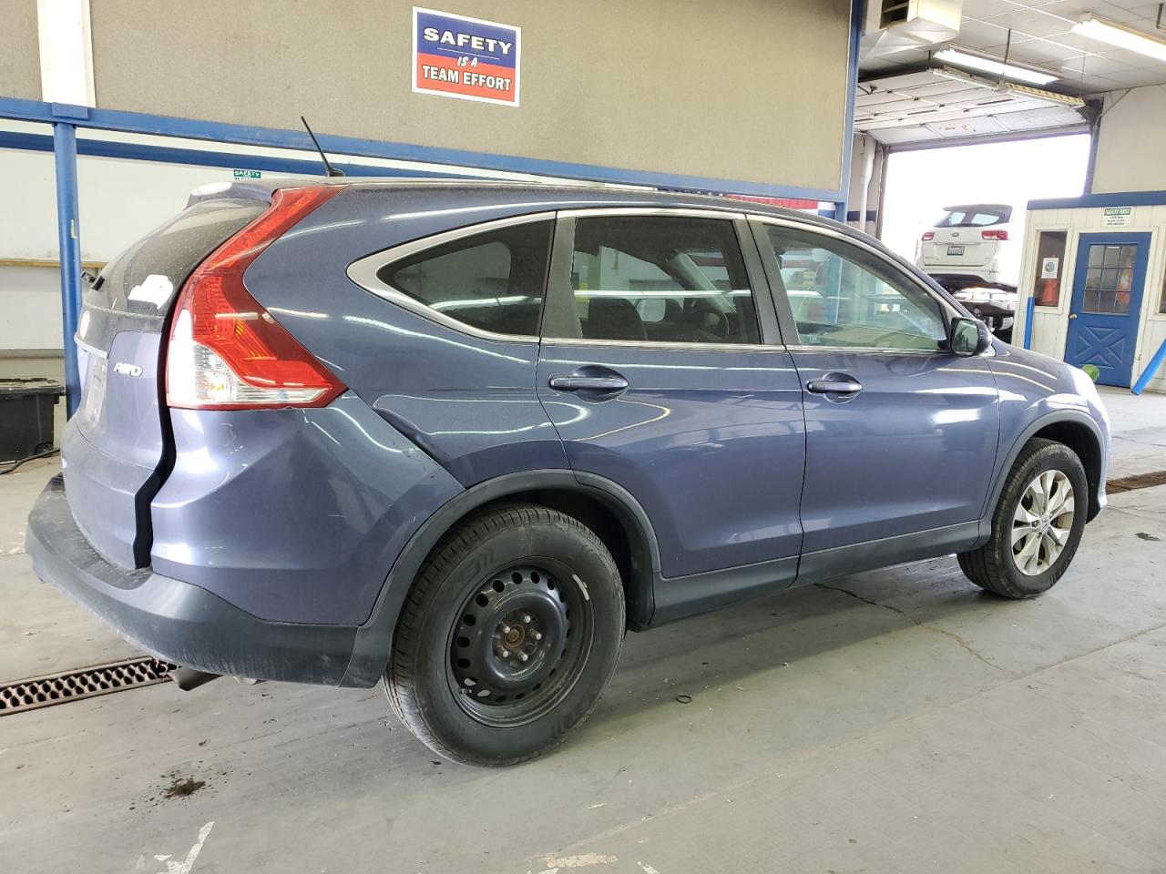 Photo 2 VIN: 5J6RM4H56CL057769 - HONDA CR-V 