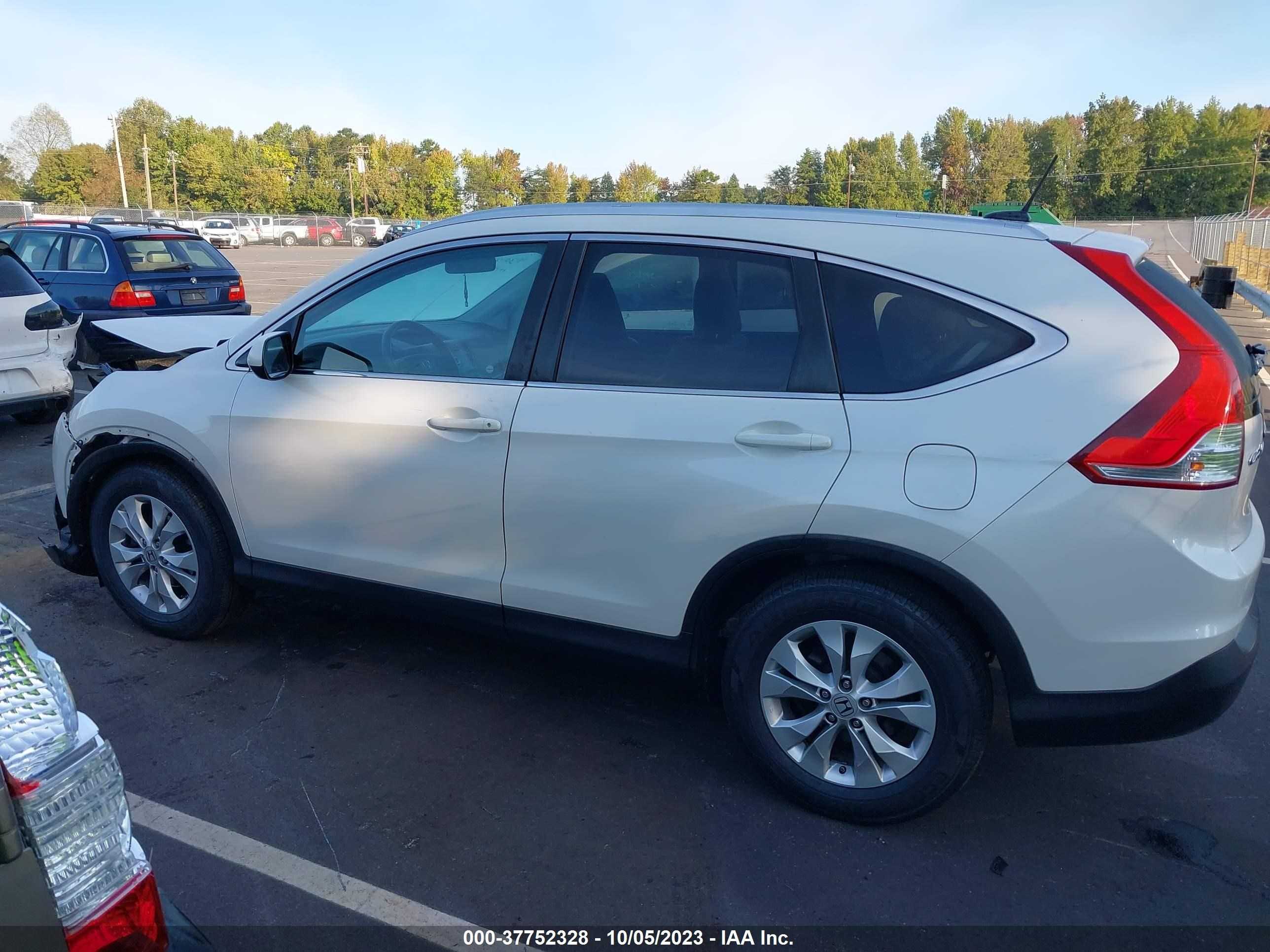 Photo 13 VIN: 5J6RM4H72DL003520 - HONDA CR-V 