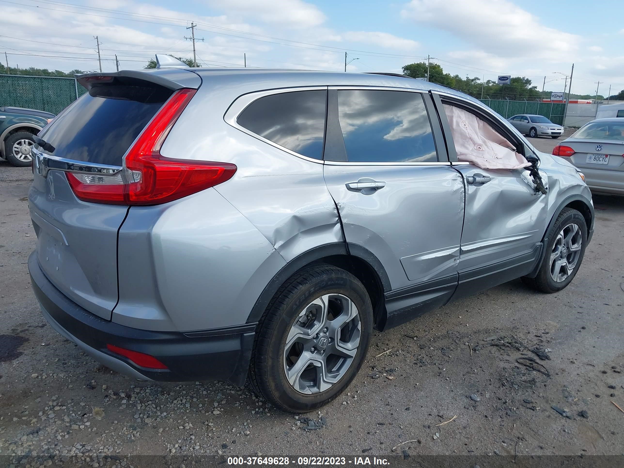 Photo 3 VIN: 5J6RW1H55JA007205 - HONDA CR-V 