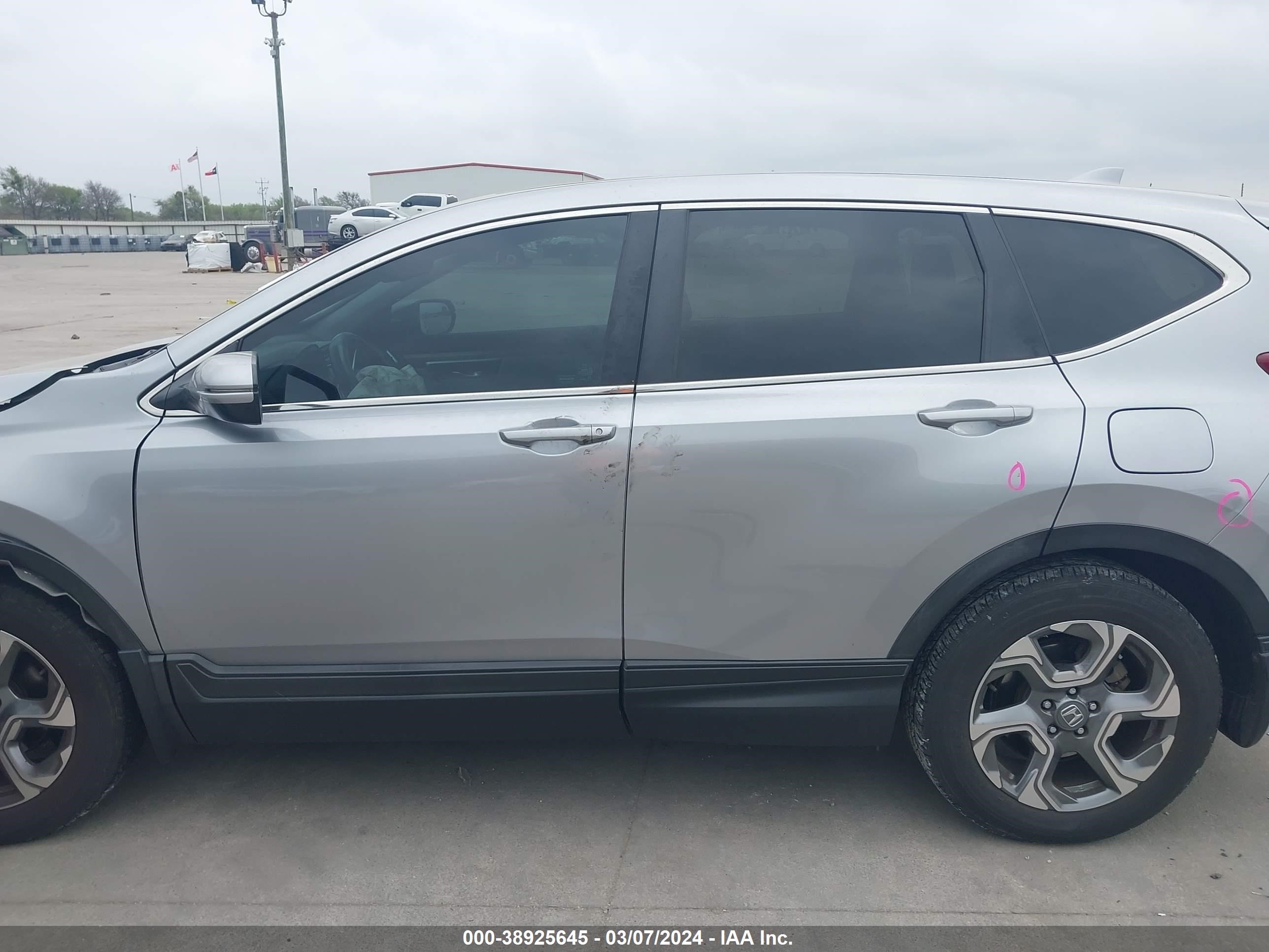 Photo 14 VIN: 5J6RW1H80JA001628 - HONDA CR-V 