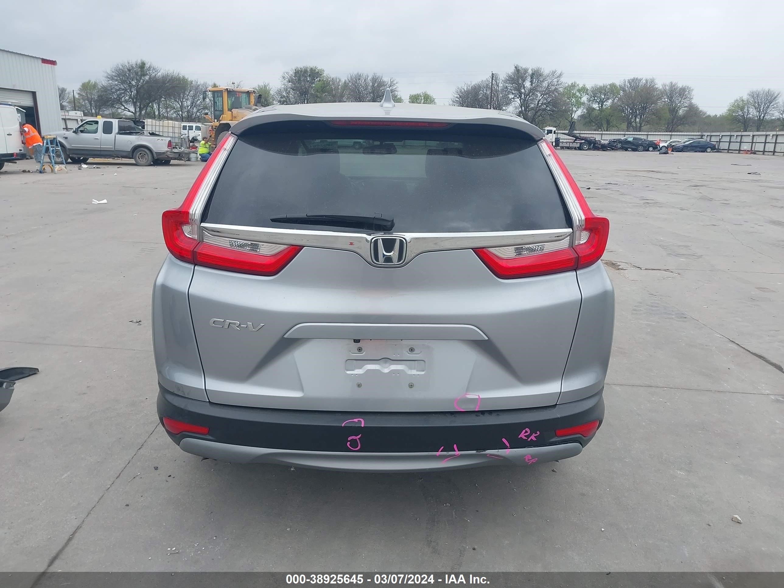 Photo 16 VIN: 5J6RW1H80JA001628 - HONDA CR-V 