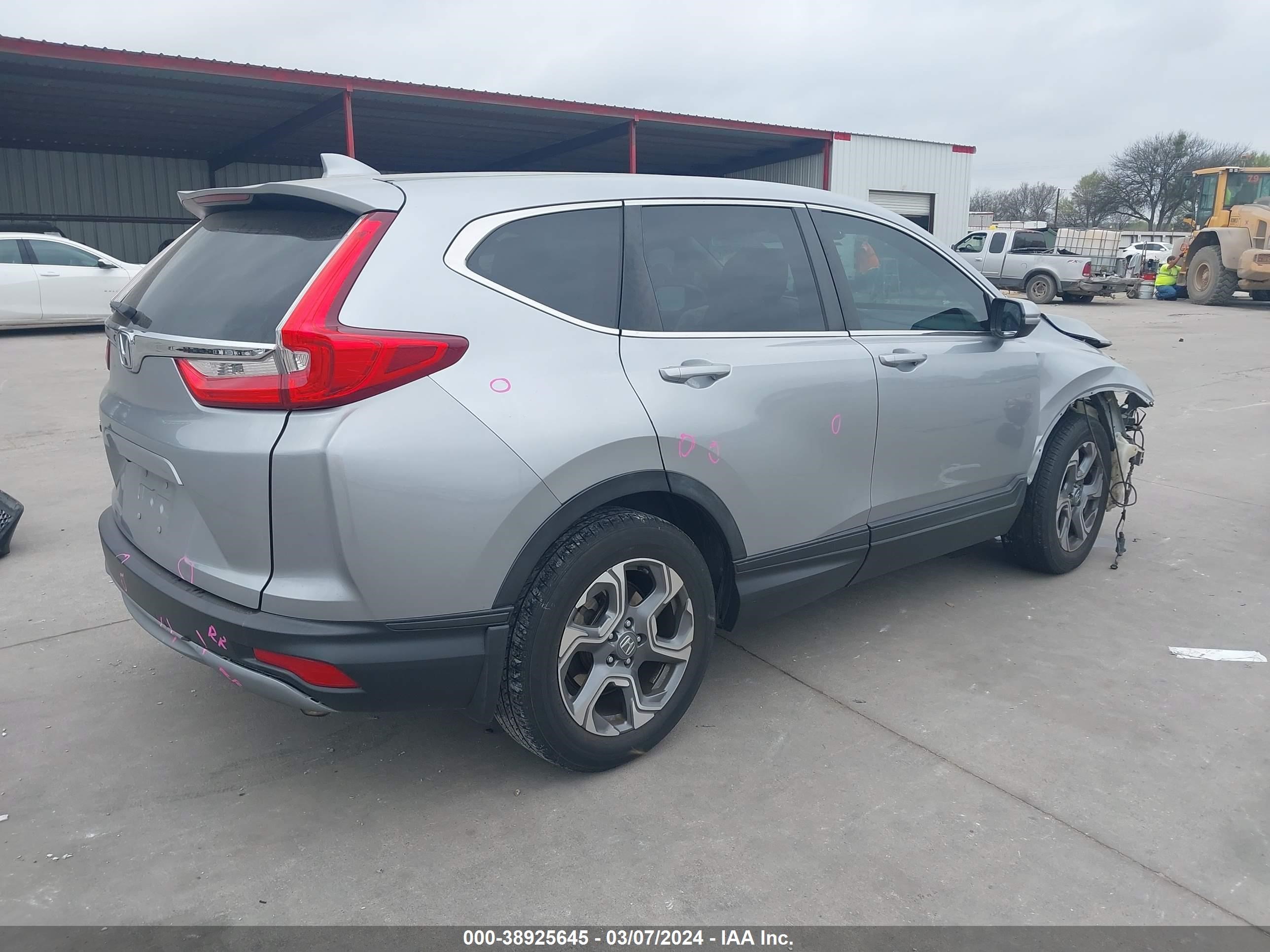 Photo 3 VIN: 5J6RW1H80JA001628 - HONDA CR-V 