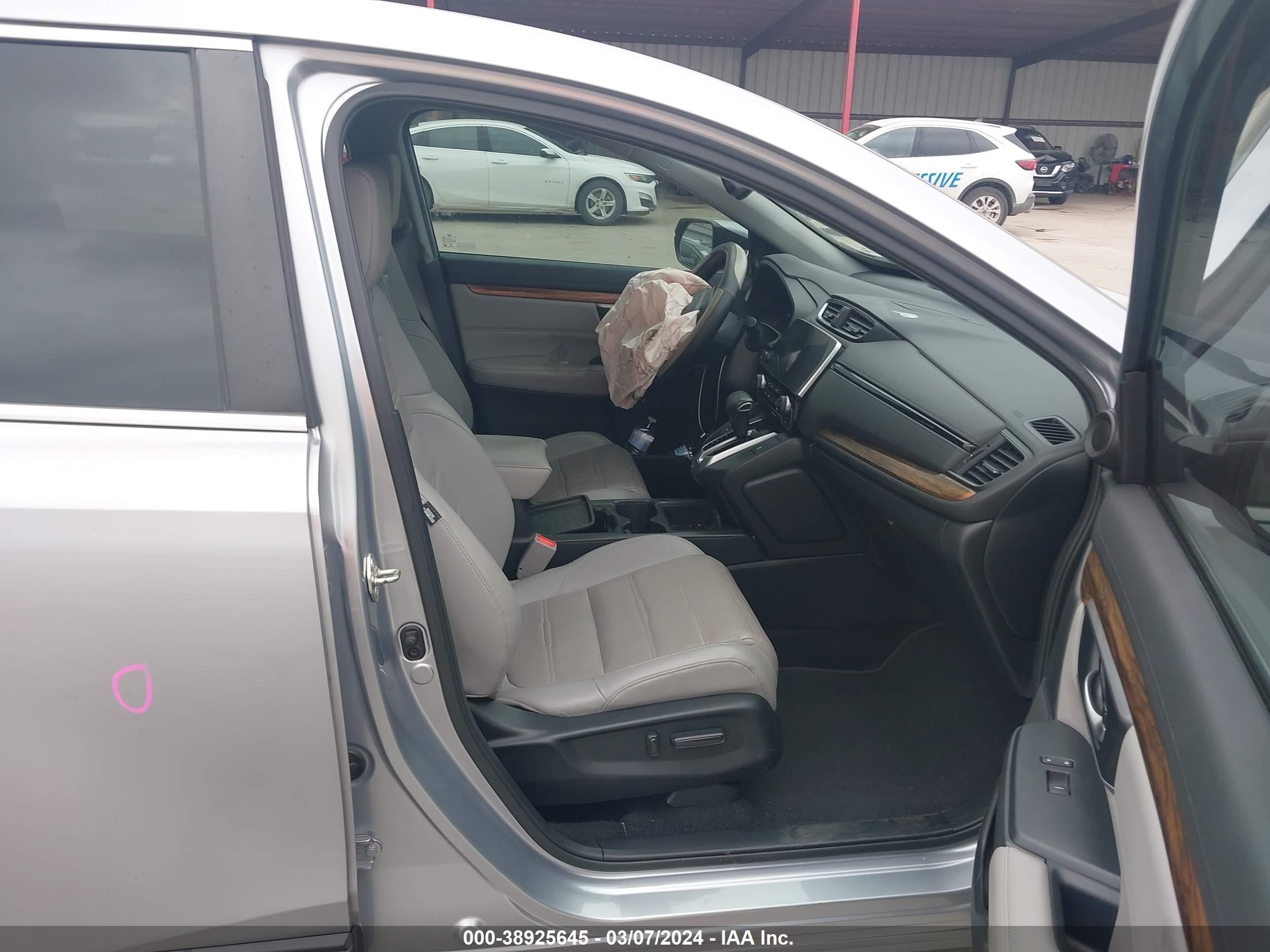 Photo 4 VIN: 5J6RW1H80JA001628 - HONDA CR-V 