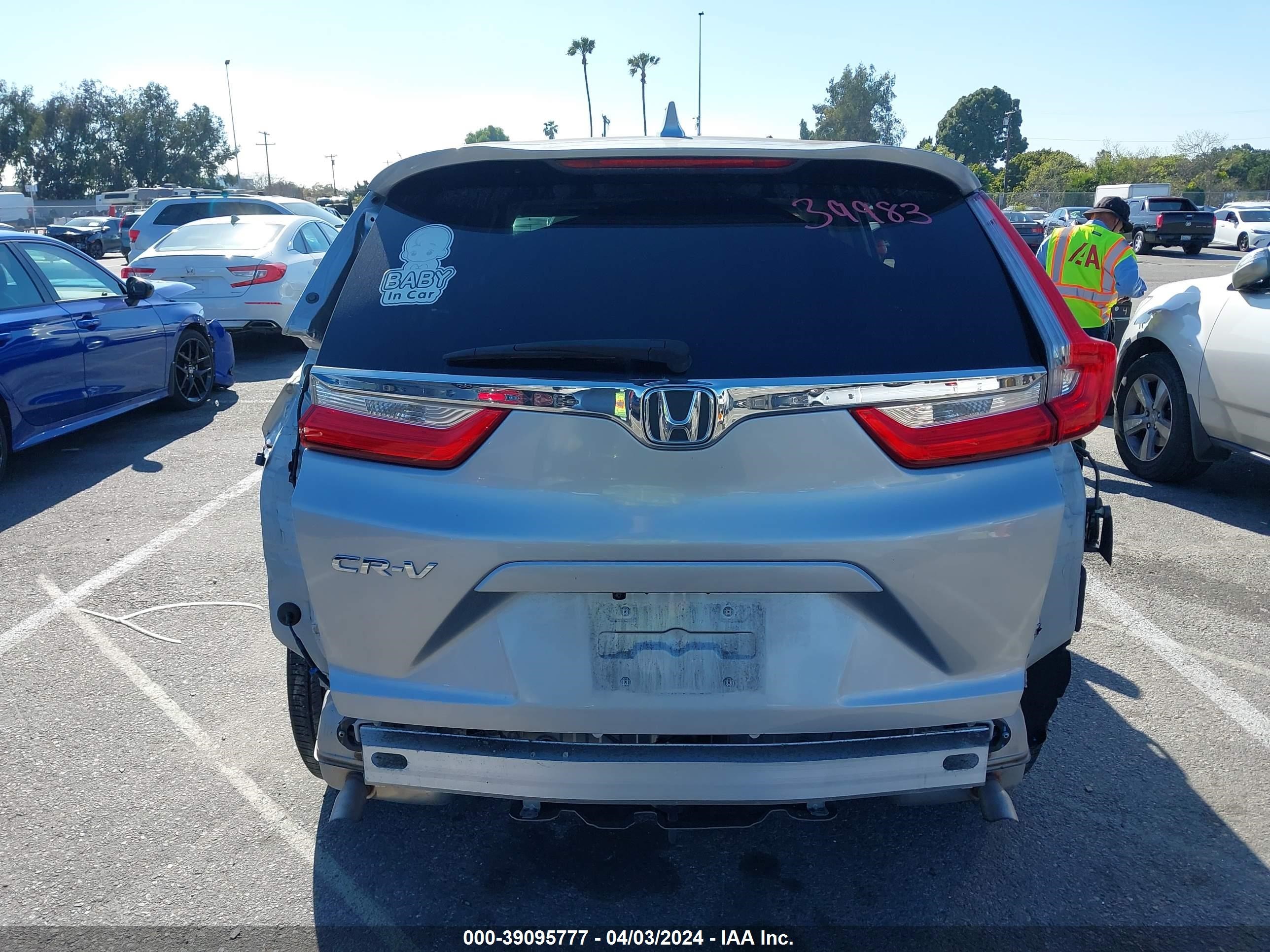 Photo 15 VIN: 5J6RW1H86JA003884 - HONDA CR-V 