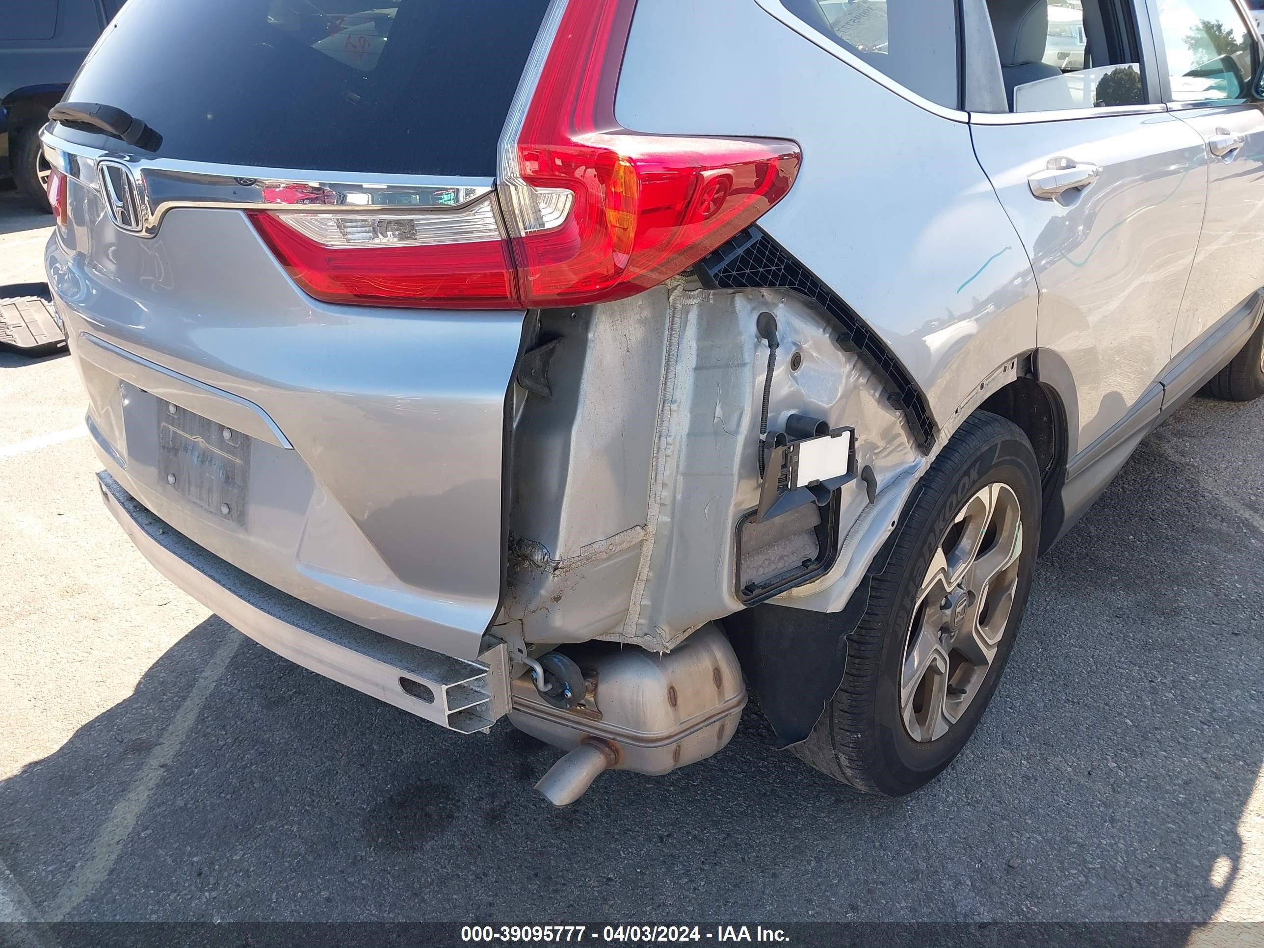 Photo 17 VIN: 5J6RW1H86JA003884 - HONDA CR-V 