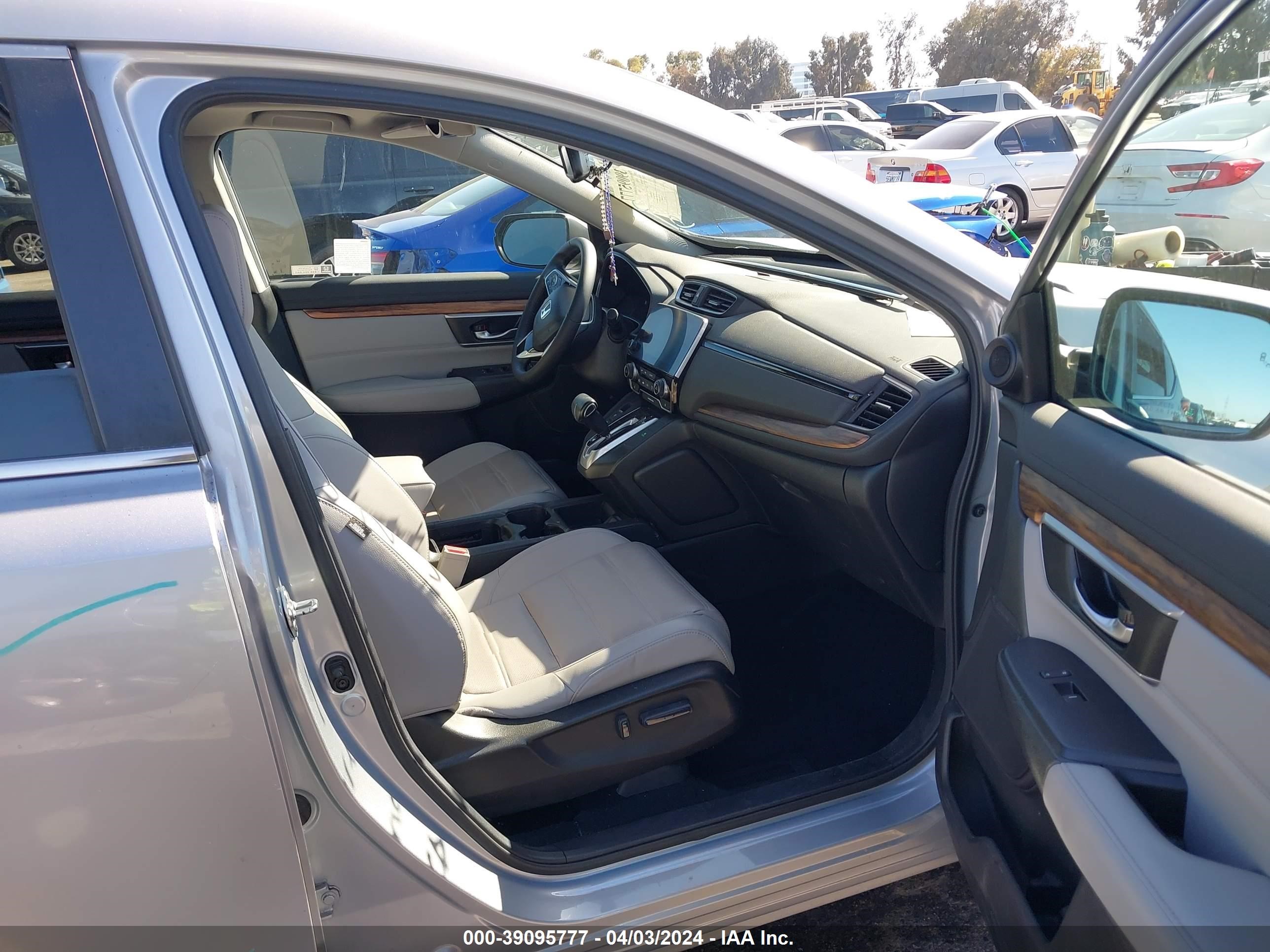 Photo 4 VIN: 5J6RW1H86JA003884 - HONDA CR-V 