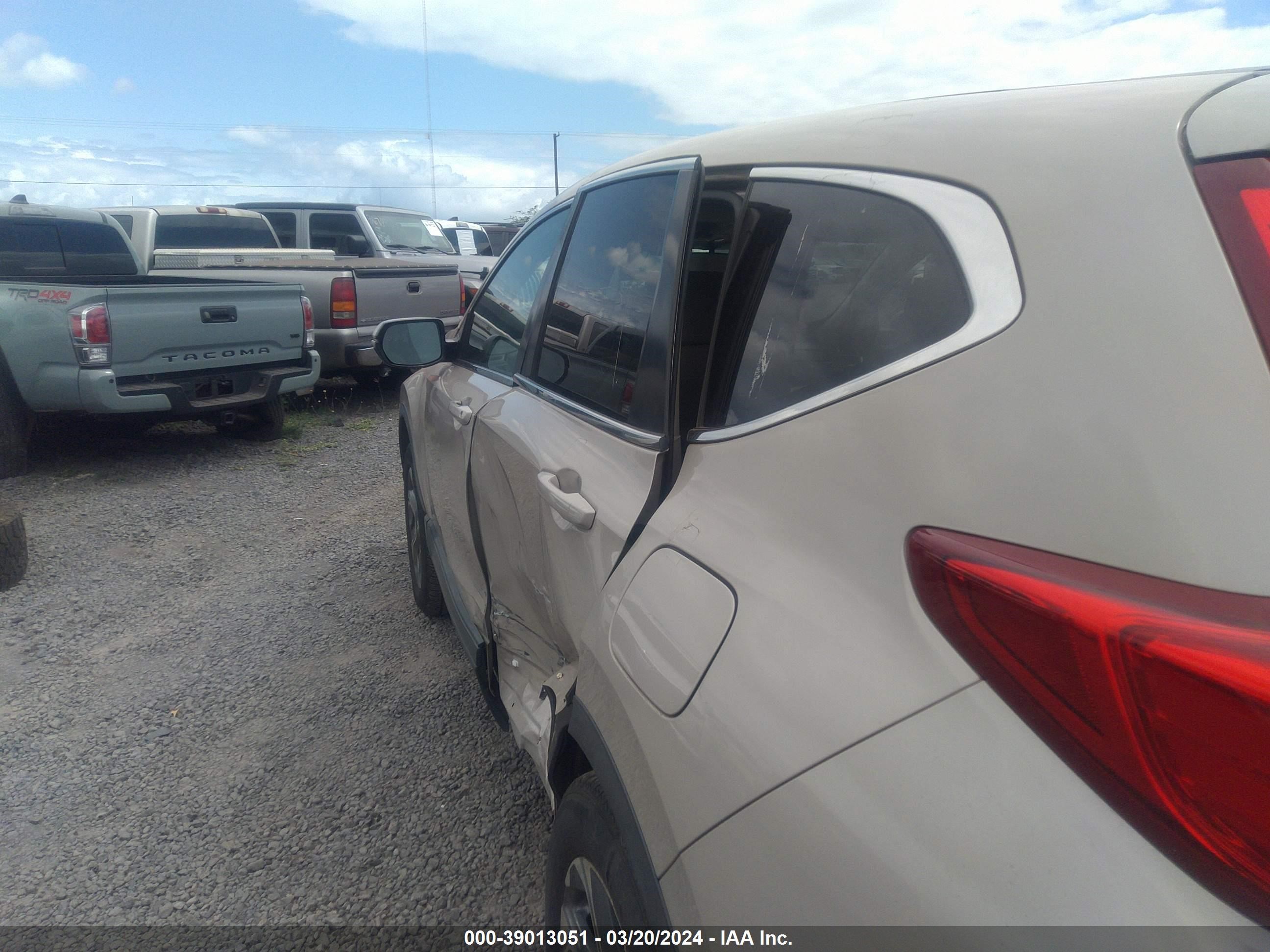 Photo 17 VIN: 5J6RW2H5XJL018985 - HONDA CR-V 